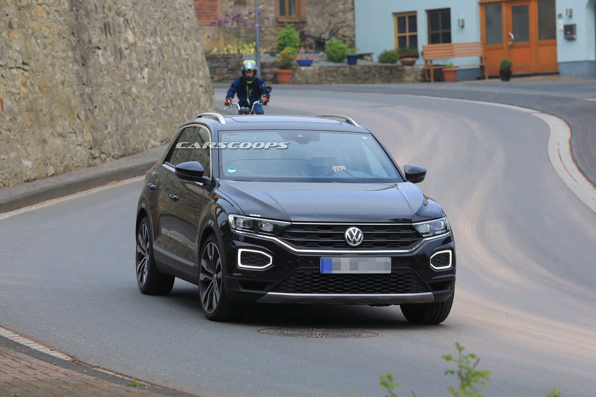 VW-T-Roc-R-34 VW T-Roc R Looks Like A 305 HP Sleeper In Latest Spy Photos