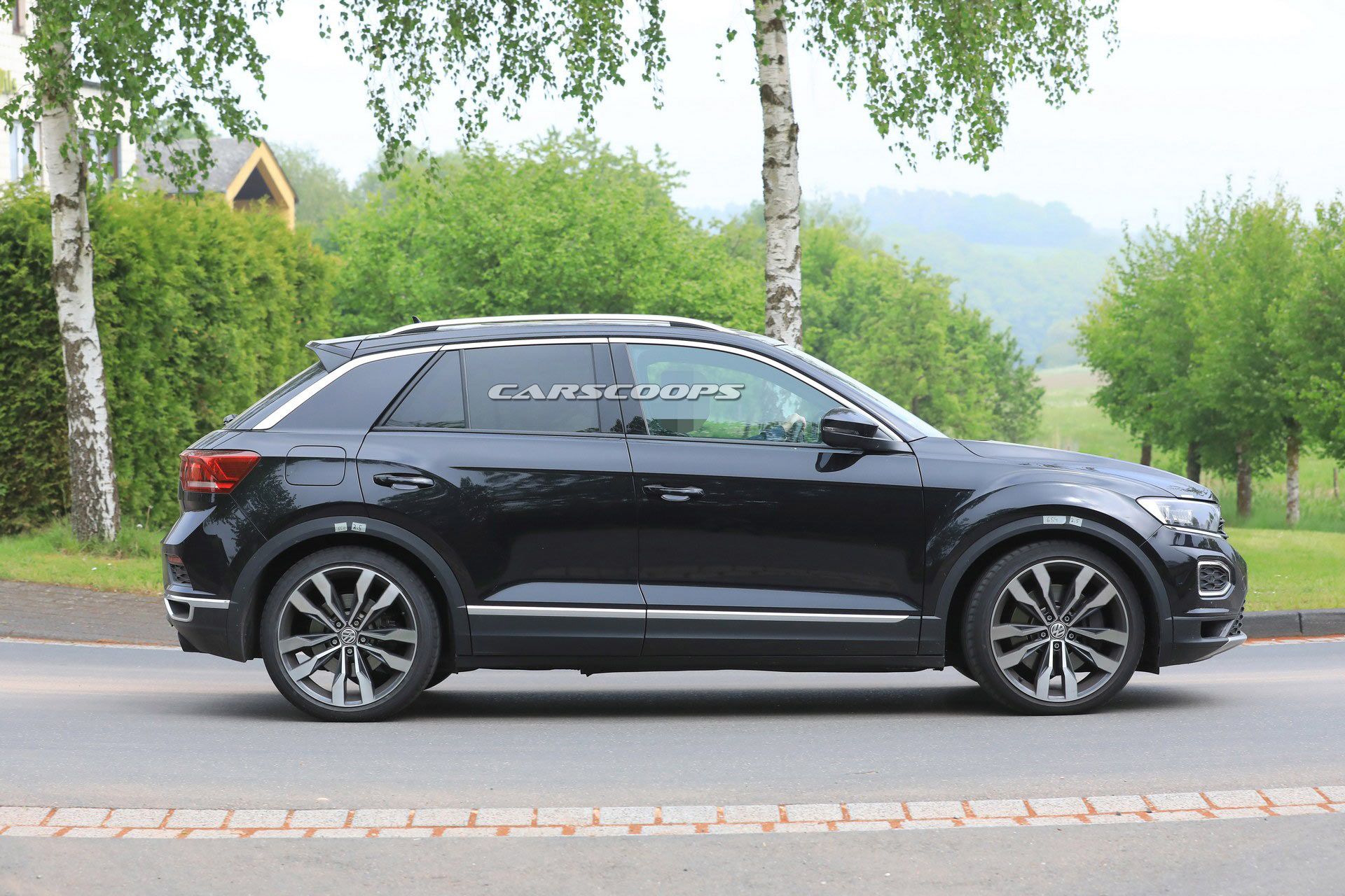 VW-T-Roc-R-37 VW T-Roc R Looks Like A 305 HP Sleeper In Latest Spy Photos