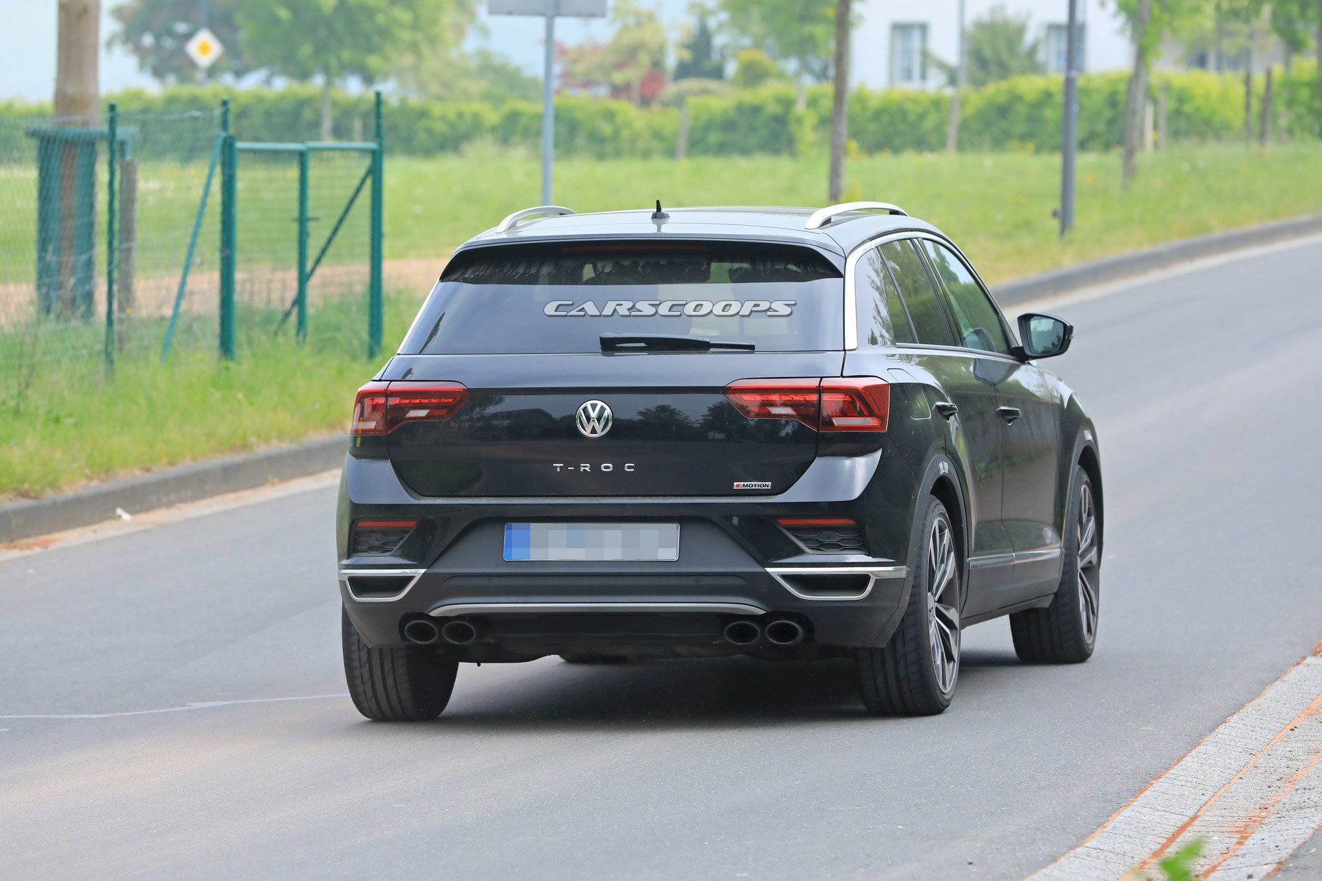 VW-T-Roc-R-39 VW T-Roc R Looks Like A 305 HP Sleeper In Latest Spy Photos