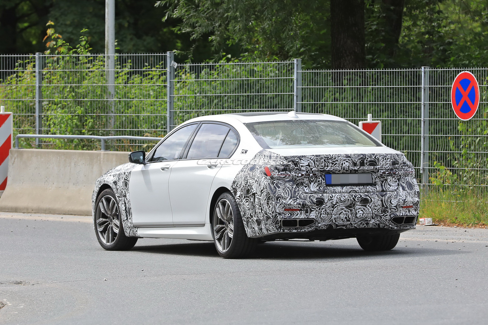 2019 BMW 7-Series 14 Facelifted 2019 BMW 7-Series Spied In Base And M760Li xDrive Forms