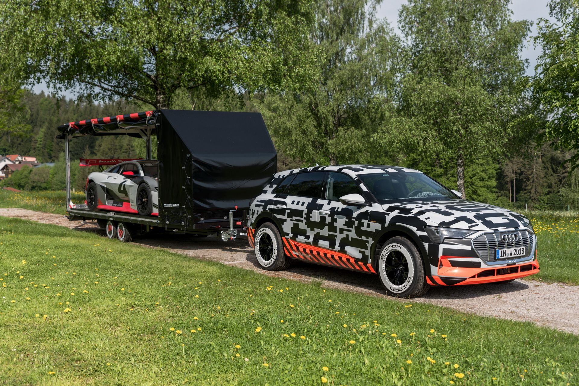 audi-e-tron-vision-gran-turismo-worthersee-3 Audi e-Tron Acts As A Towing Vehicle For The Vision Gran Turismo Concept