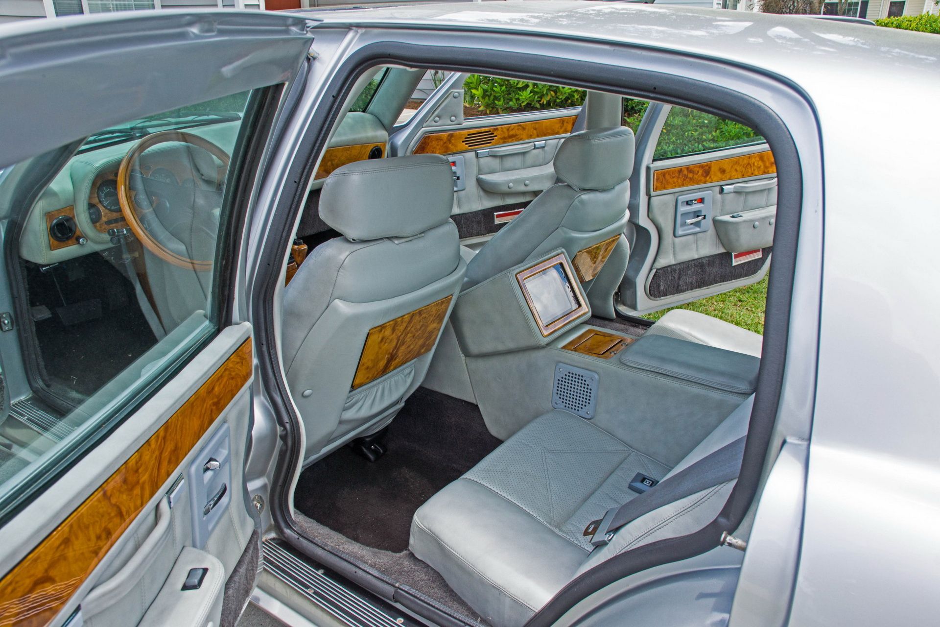 avanti-touring-sedan-bat-auction-28 Bid On This Avanti Touring Sedan And Declare Your Love For Studebaker