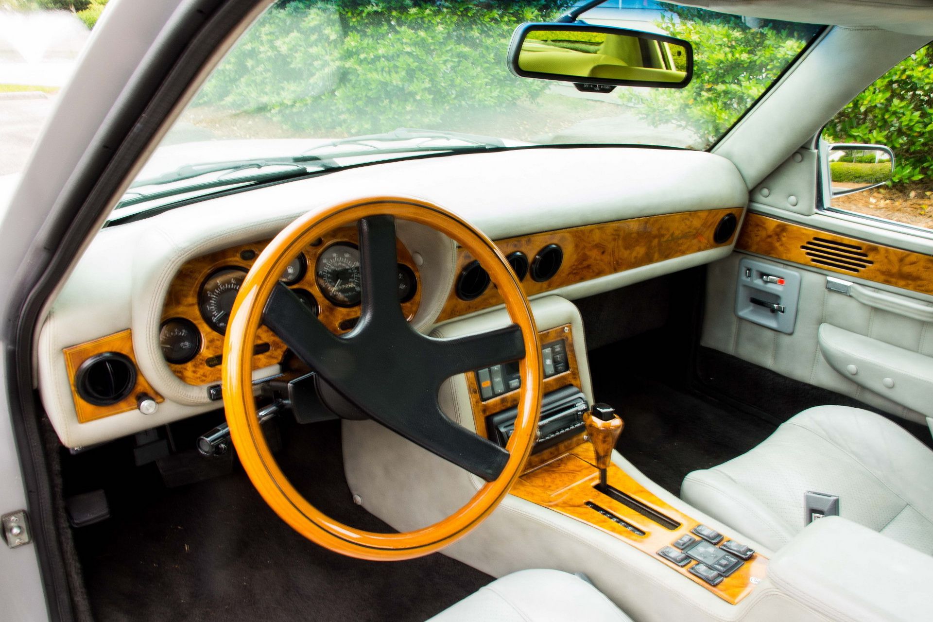 avanti-touring-sedan-bat-auction-38 Bid On This Avanti Touring Sedan And Declare Your Love For Studebaker