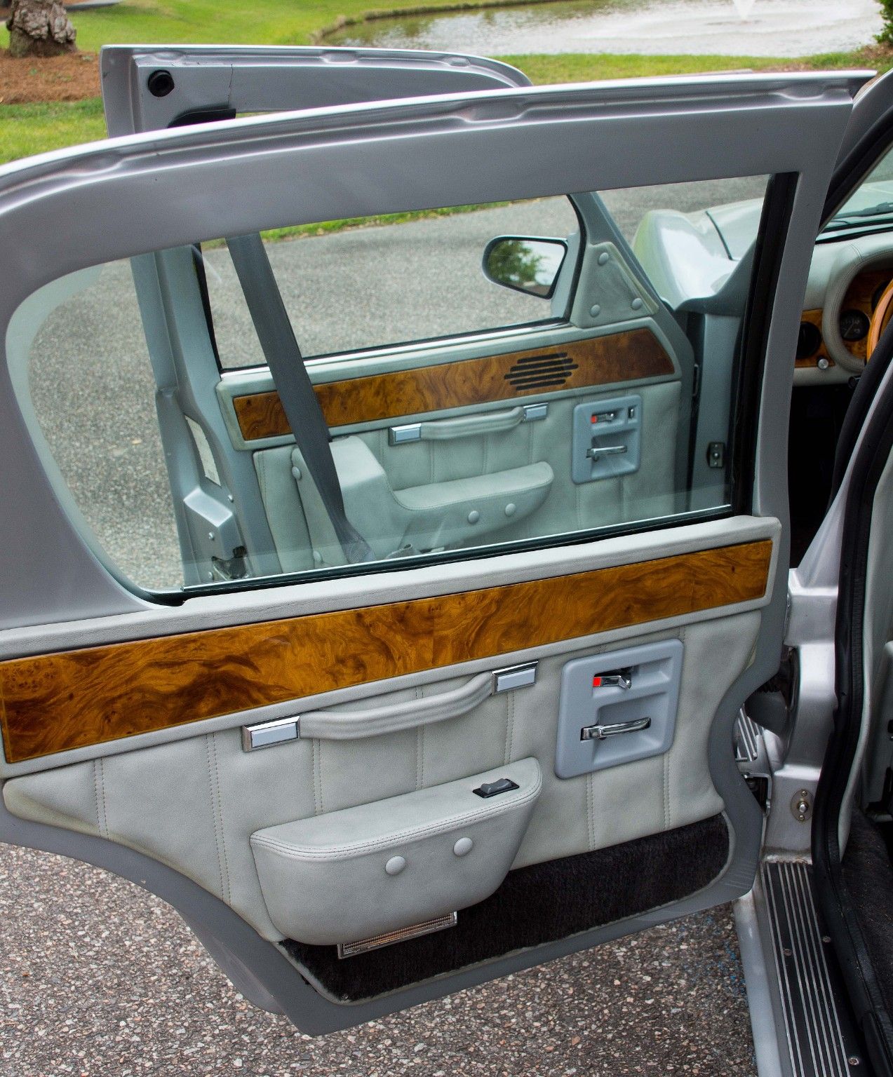 avanti-touring-sedan-bat-auction-48 Bid On This Avanti Touring Sedan And Declare Your Love For Studebaker