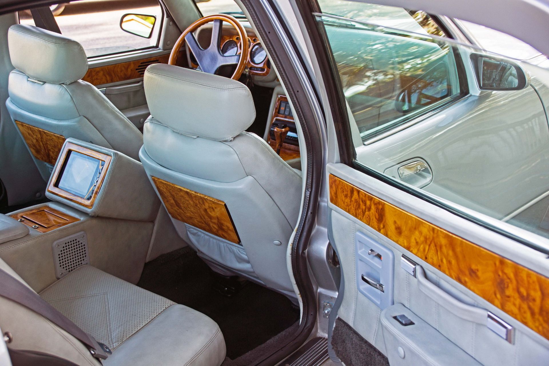 avanti-touring-sedan-bat-auction-51 Bid On This Avanti Touring Sedan And Declare Your Love For Studebaker