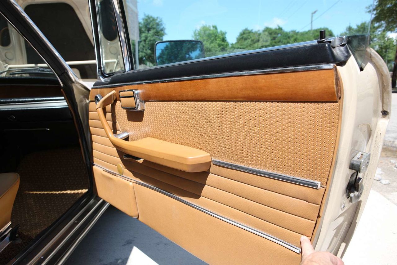 bmw-2800cs-restored-auction-bat-12 Fully-Restored 1971 BMW 2800CS Should Fetch A Pretty Penny