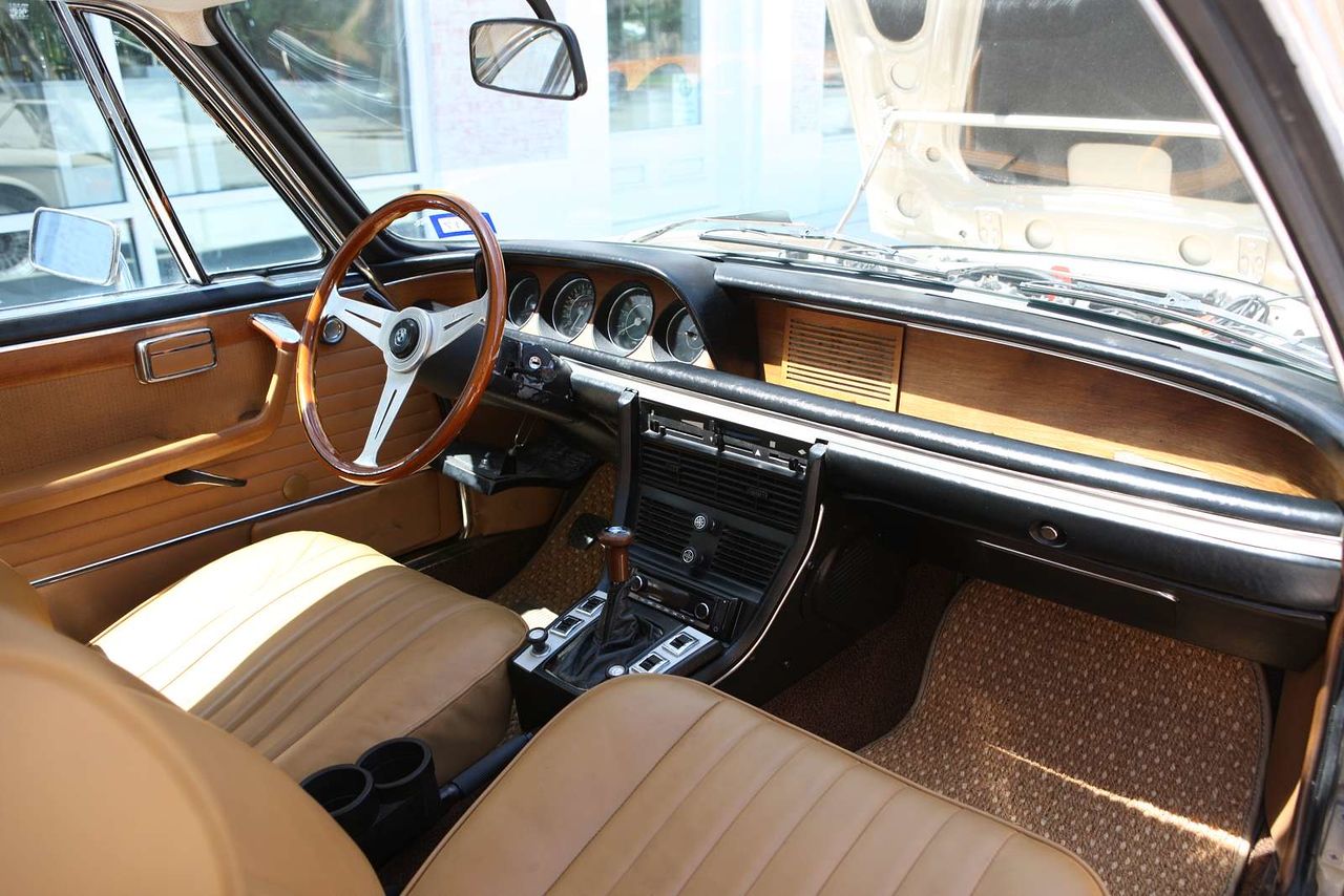 bmw-2800cs-restored-auction-bat-20 Fully-Restored 1971 BMW 2800CS Should Fetch A Pretty Penny