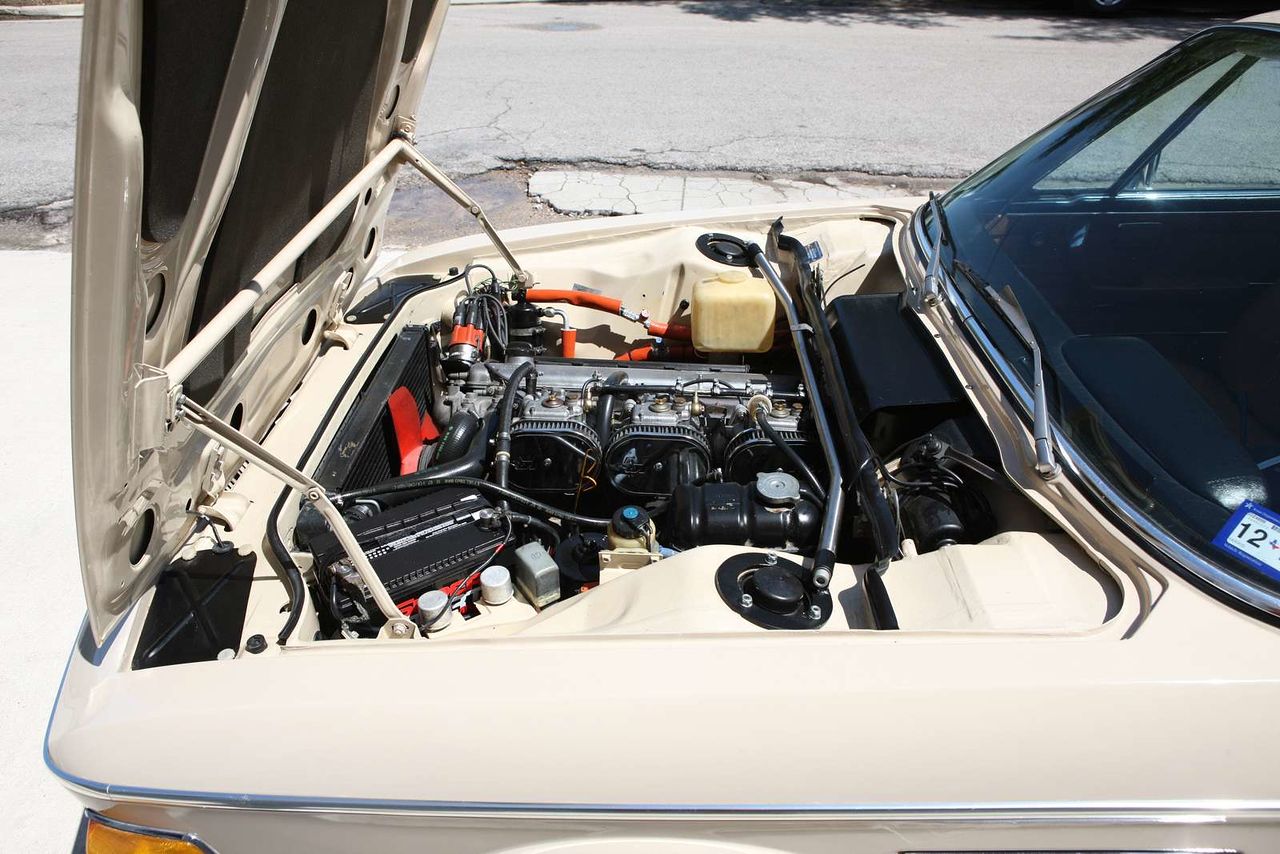 bmw-2800cs-restored-auction-bat-31 Fully-Restored 1971 BMW 2800CS Should Fetch A Pretty Penny