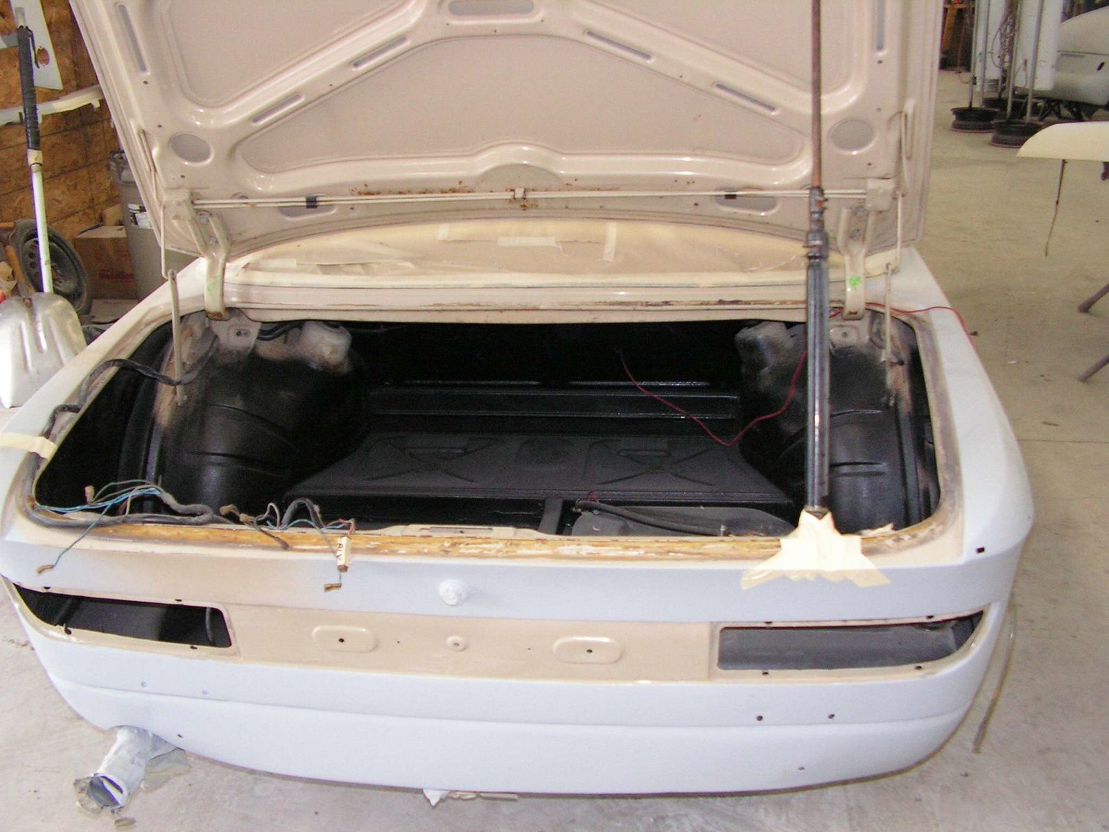 bmw-2800cs-restored-auction-bat-39 Fully-Restored 1971 BMW 2800CS Should Fetch A Pretty Penny