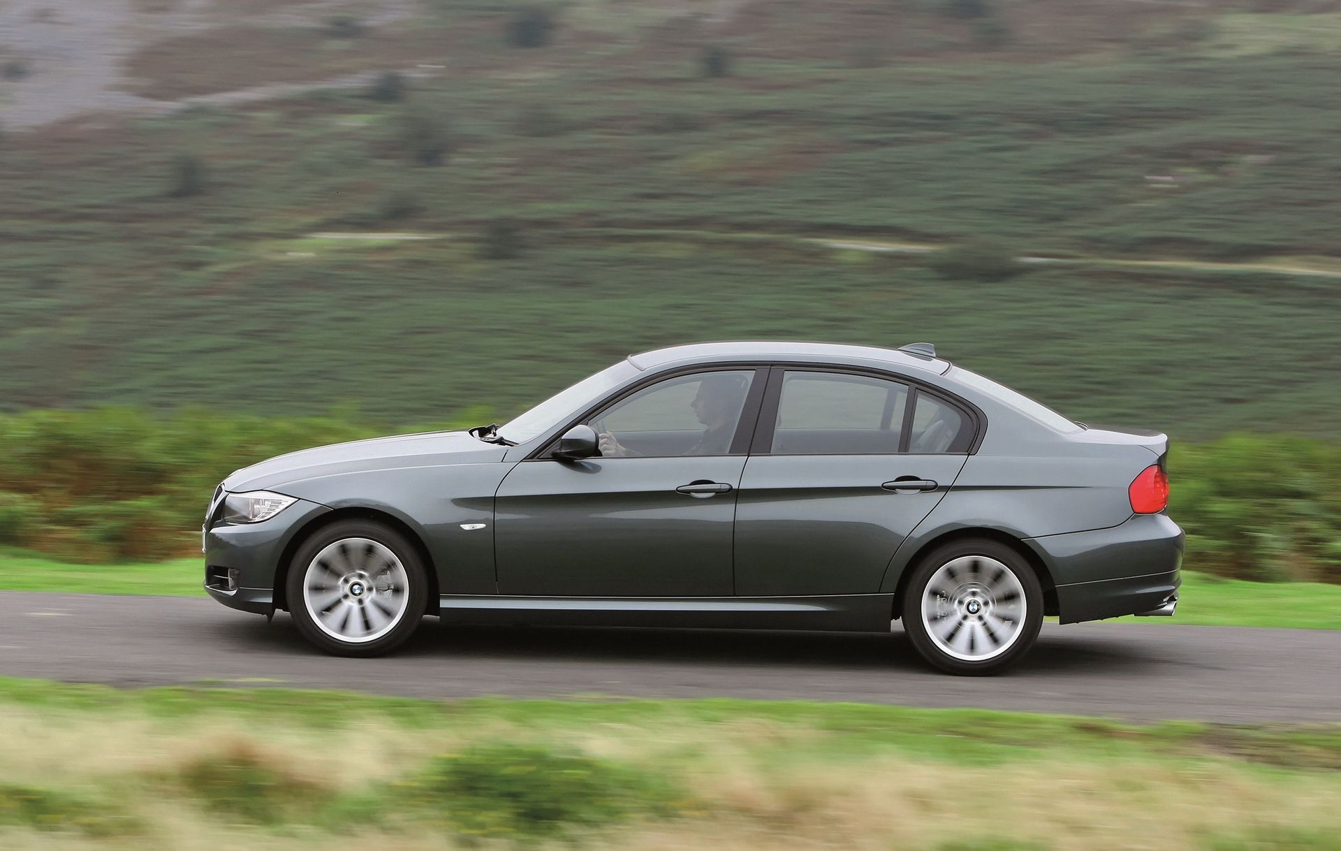 bmw-3-series-e90-6 BMW Expands UK Recall Over Stalling Risk, One Person Killed Due To The Flaw