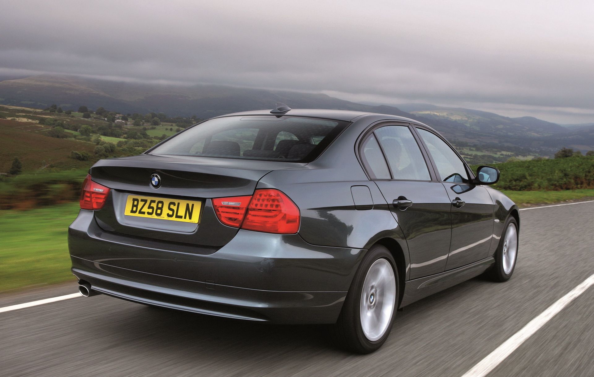 bmw-3-series-e90-7 BMW Expands UK Recall Over Stalling Risk, One Person Killed Due To The Flaw