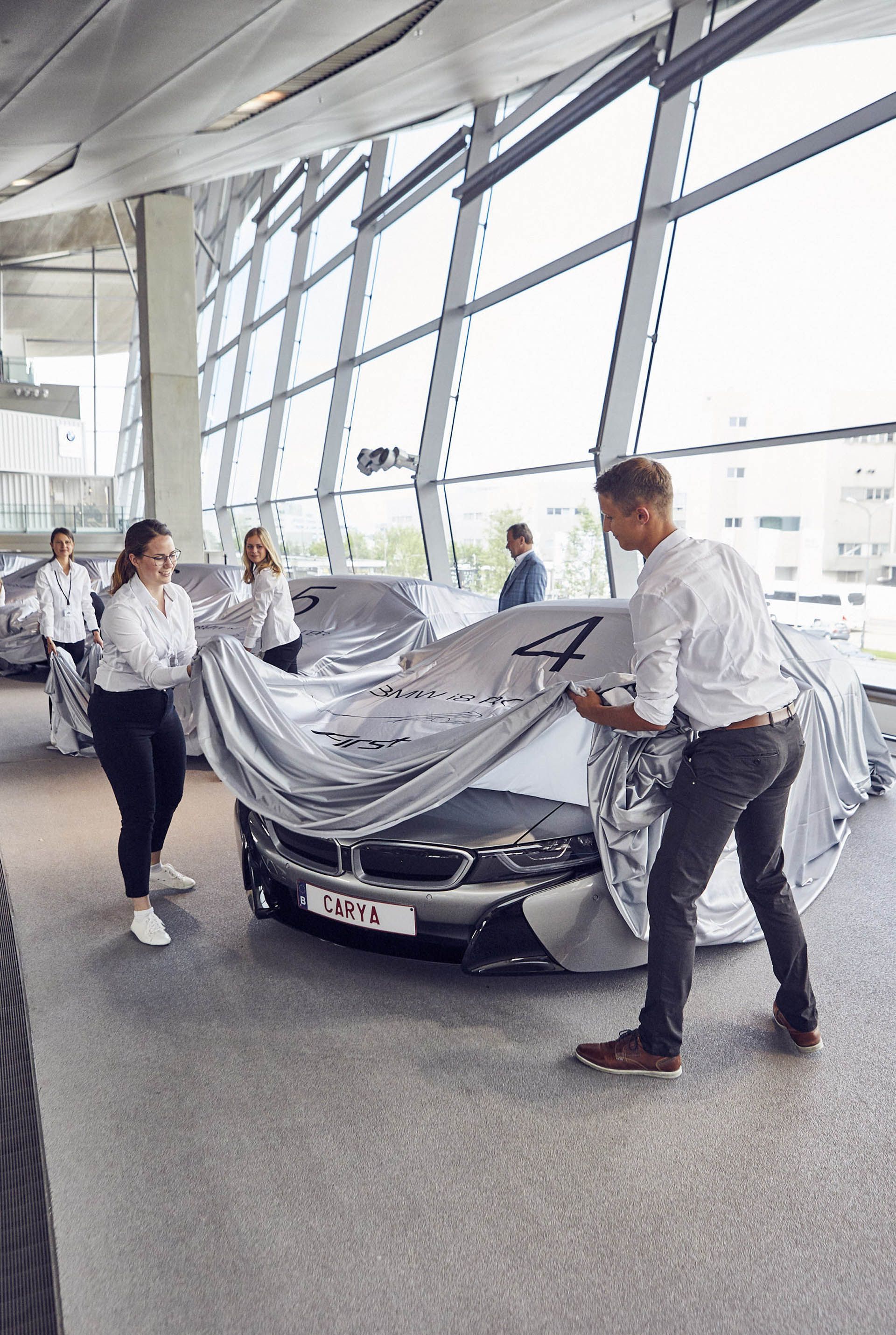 bmw-i8-roadster-first-edition-delivery-11 BMW Delivered The First 18 i8 Roadsters All At Once