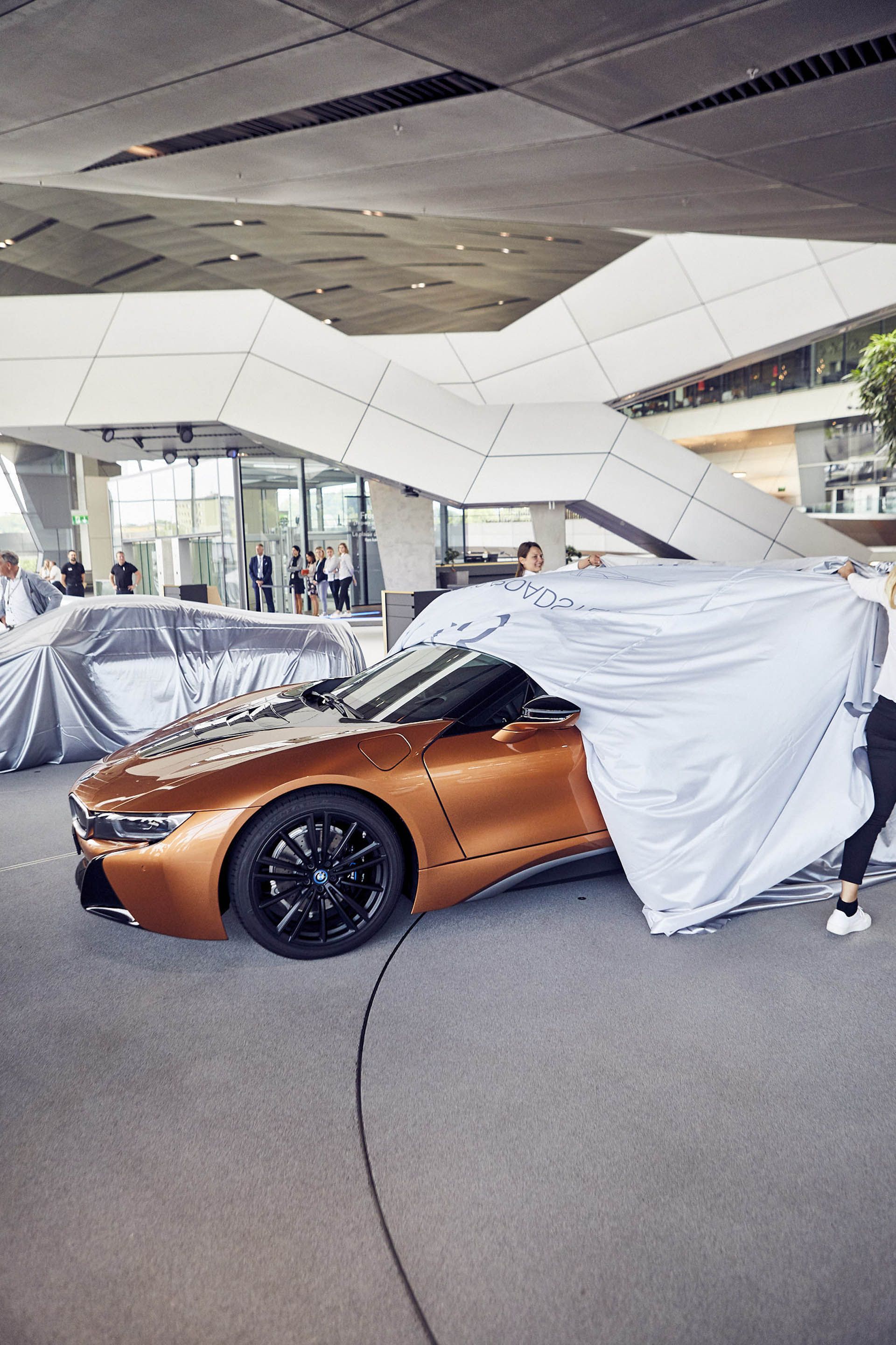 bmw-i8-roadster-first-edition-delivery-12 BMW Delivered The First 18 i8 Roadsters All At Once