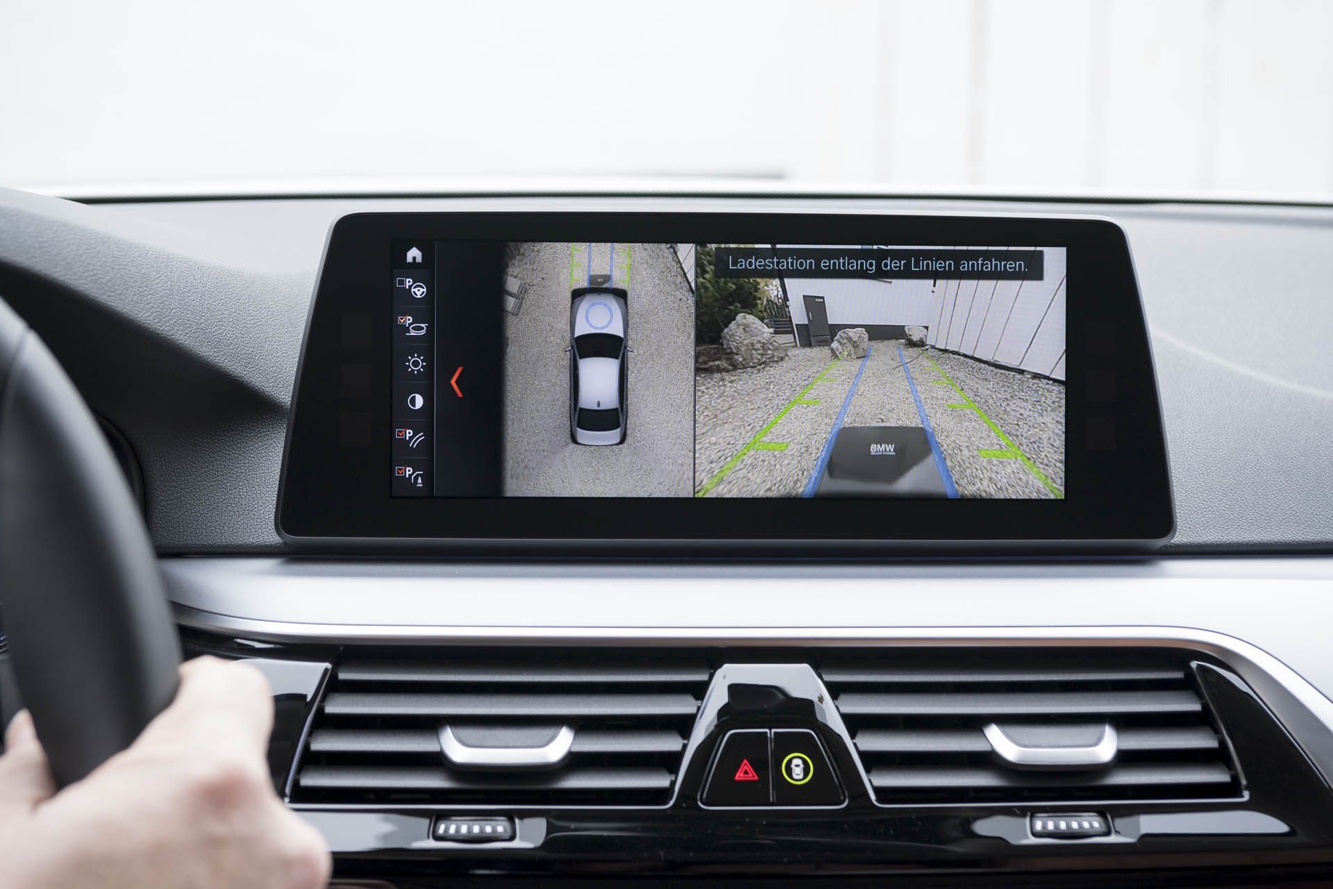 bmw-wireless-inductive-charging-05 BMW Offers The First Factory-Fitted Wireless Inductive Charger For The 530e iPerformance