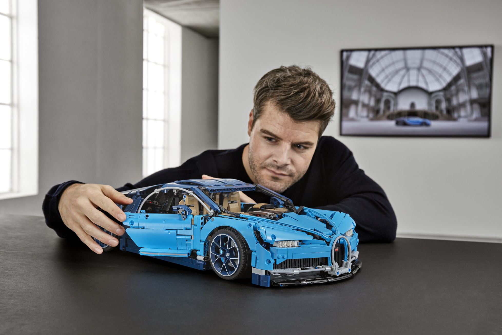 bugatti-chiron-lego-technic-16 LEGO Technic’s $350 Bugatti Chiron Is 3,600 Pieces Of Awesomeness