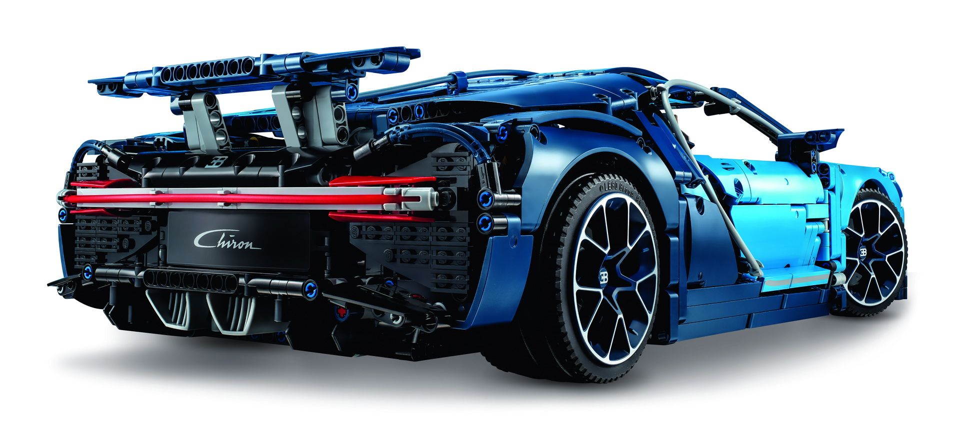 bugatti-chiron-lego-technic-2 LEGO Technic’s $350 Bugatti Chiron Is 3,600 Pieces Of Awesomeness