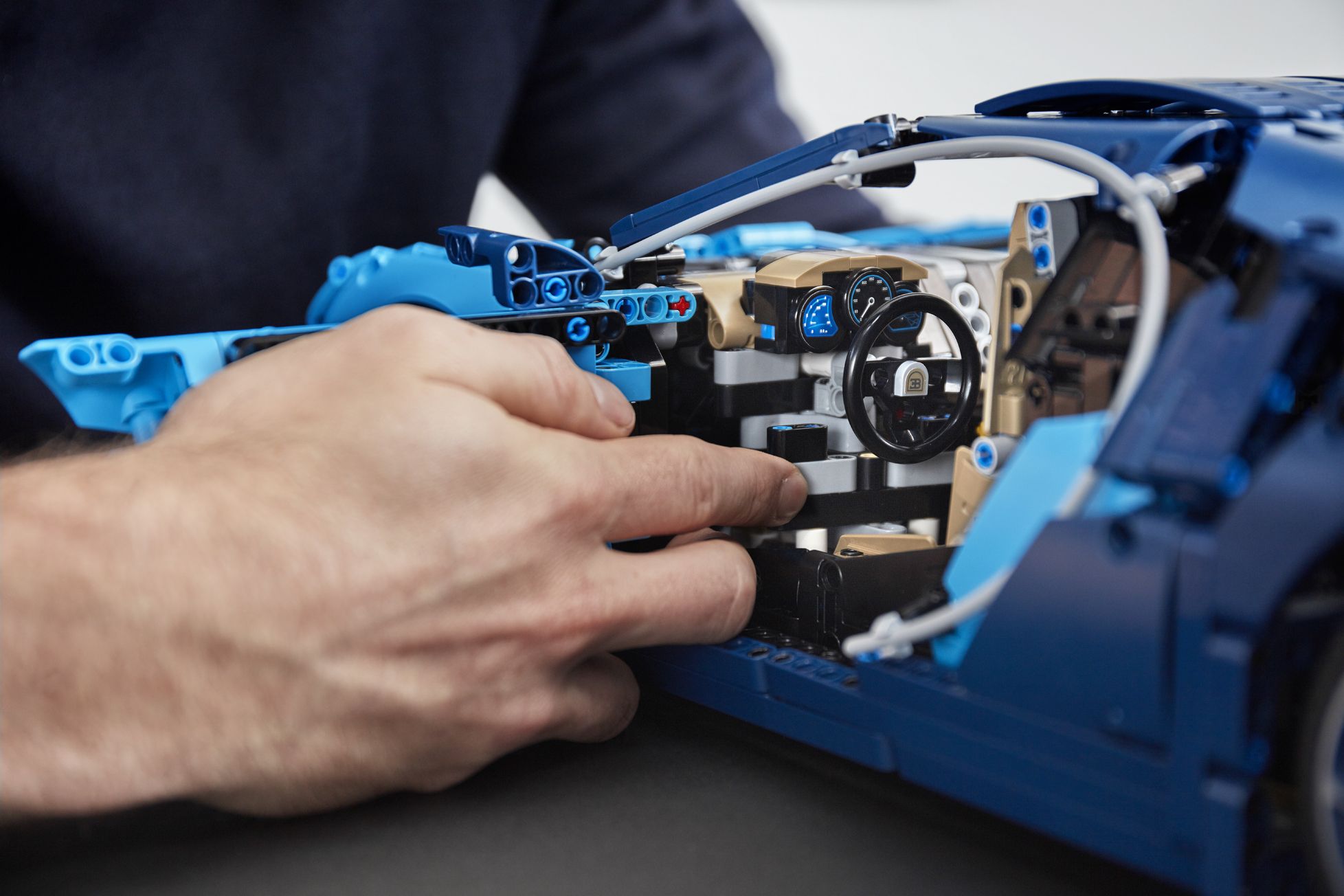 bugatti-chiron-lego-technic-20 LEGO Technic’s $350 Bugatti Chiron Is 3,600 Pieces Of Awesomeness