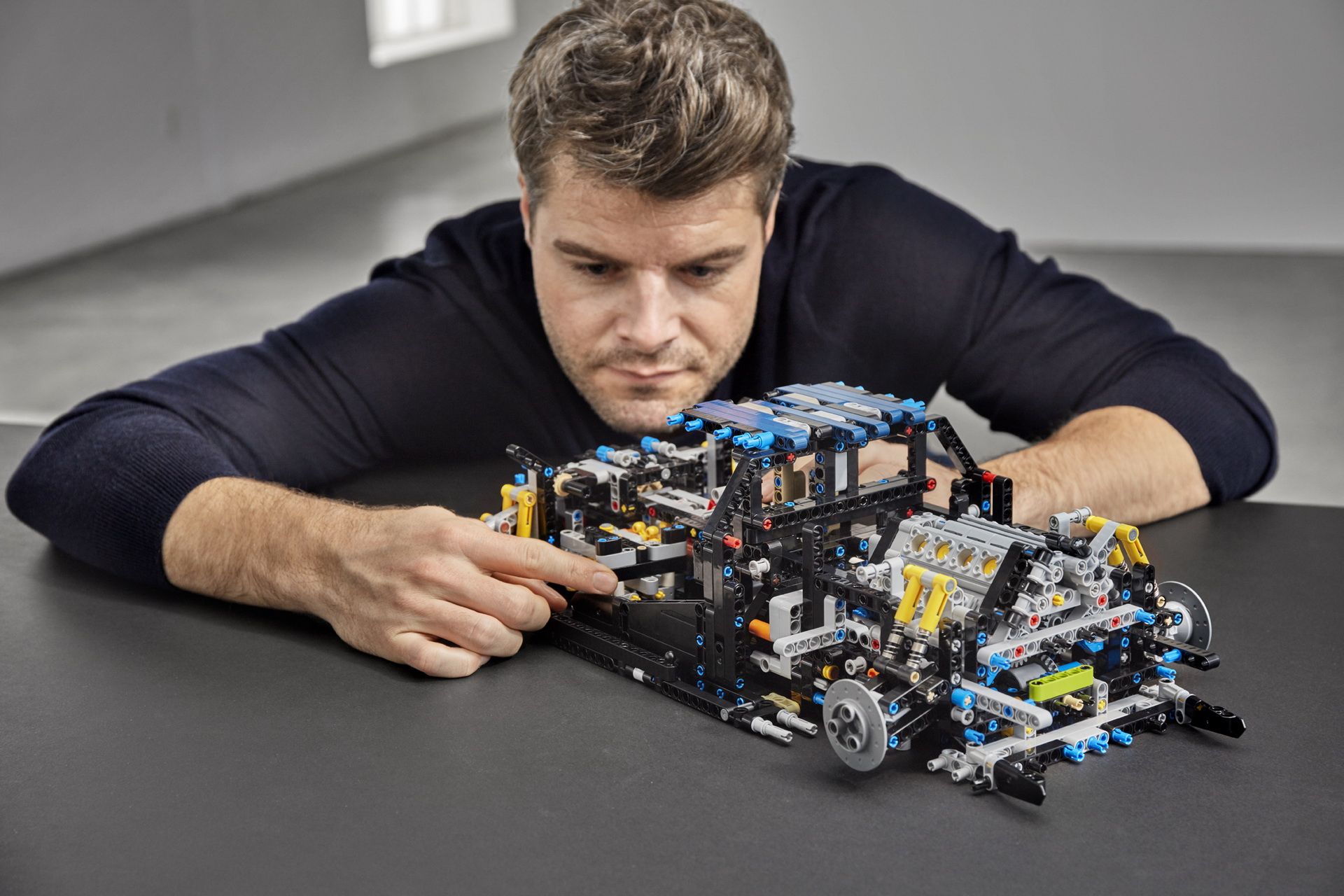 bugatti-chiron-lego-technic-21 LEGO Technic’s $350 Bugatti Chiron Is 3,600 Pieces Of Awesomeness