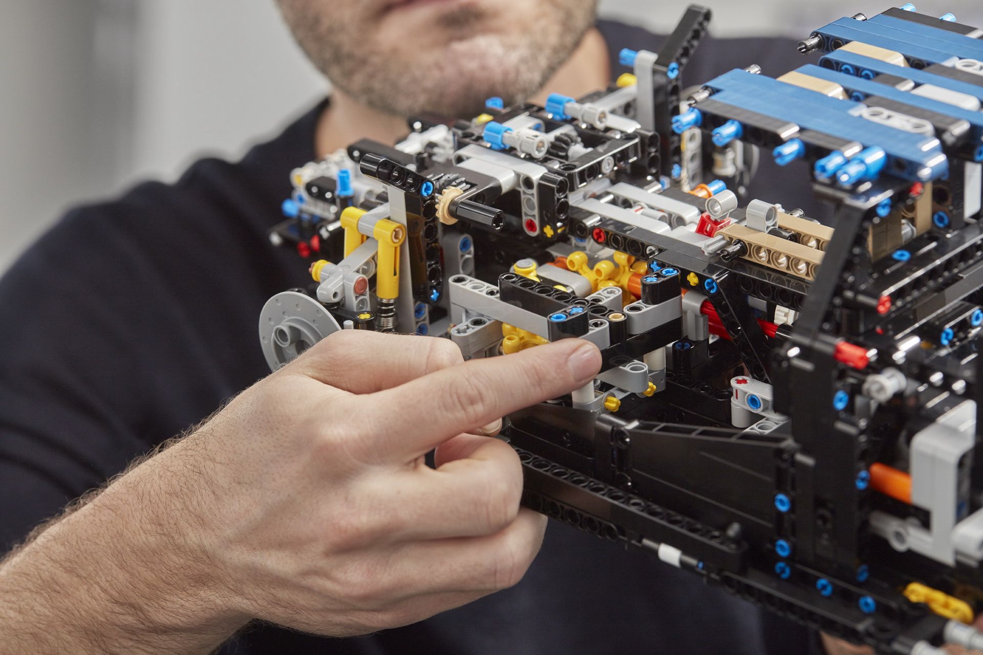 bugatti-chiron-lego-technic-22 LEGO Technic’s $350 Bugatti Chiron Is 3,600 Pieces Of Awesomeness