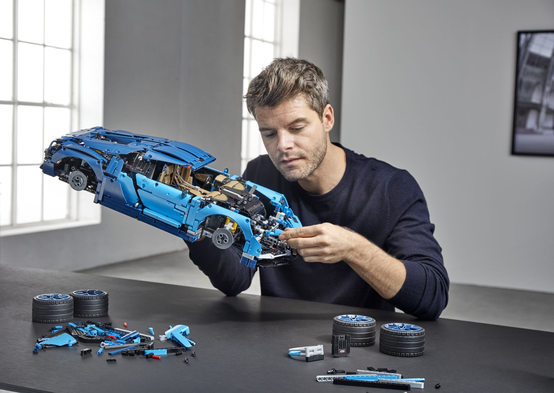 bugatti-chiron-lego-technic-28 LEGO Technic’s $350 Bugatti Chiron Is 3,600 Pieces Of Awesomeness