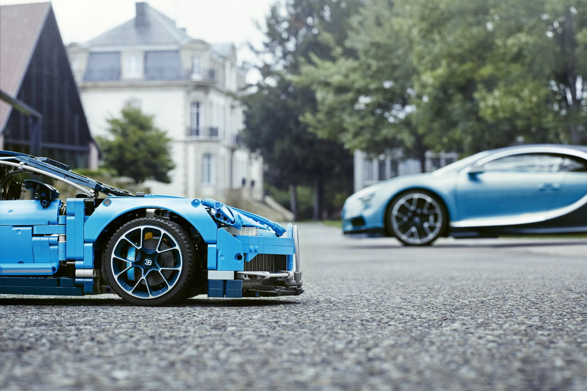 bugatti-chiron-lego-technic-39 LEGO Technic’s $350 Bugatti Chiron Is 3,600 Pieces Of Awesomeness
