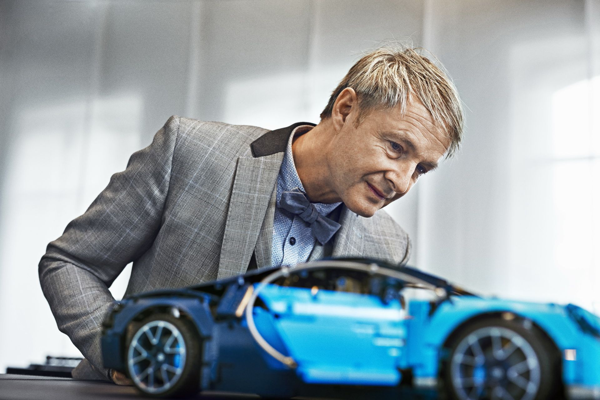 bugatti-chiron-lego-technic-56 LEGO Technic’s $350 Bugatti Chiron Is 3,600 Pieces Of Awesomeness
