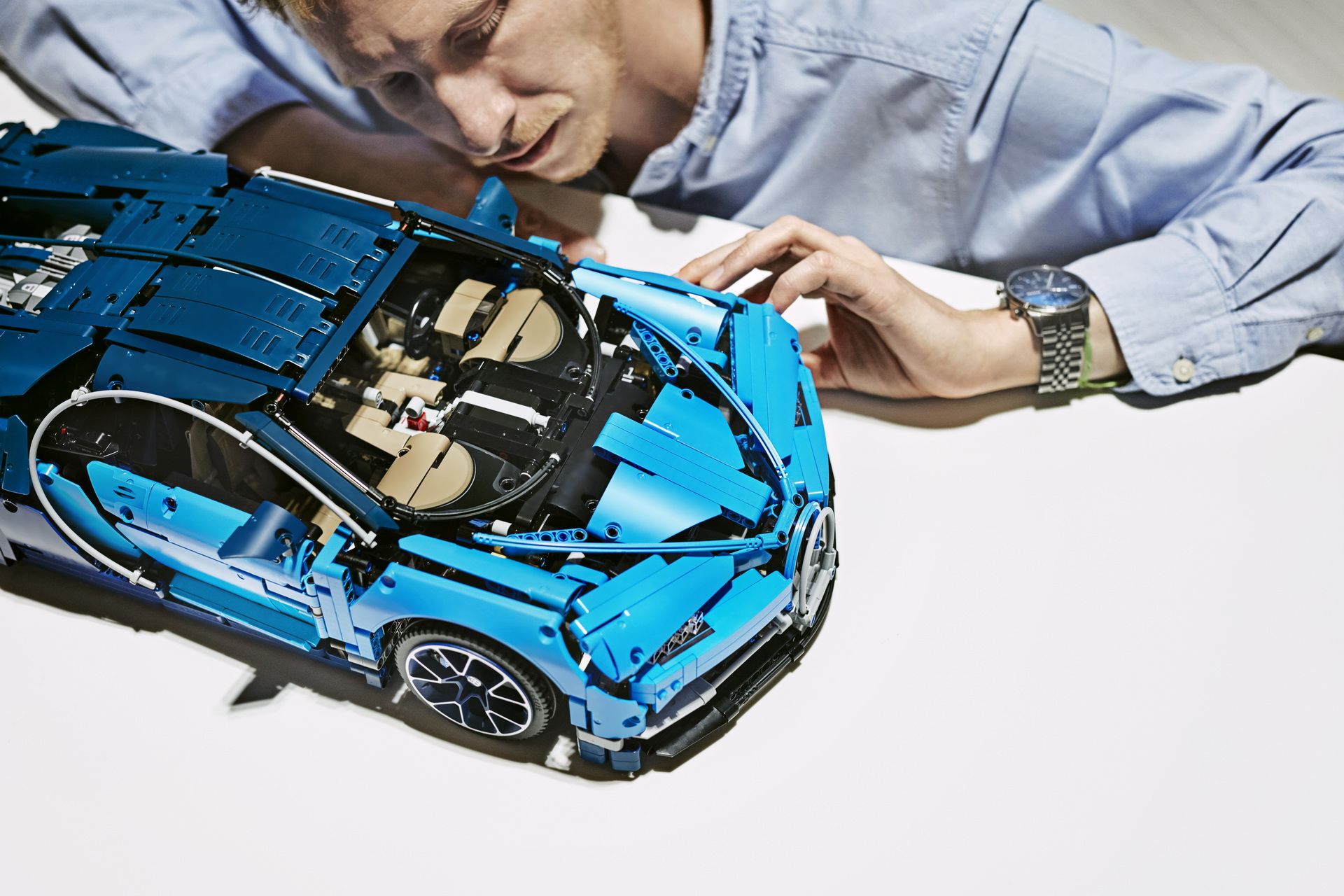 bugatti-chiron-lego-technic-62 LEGO Technic’s $350 Bugatti Chiron Is 3,600 Pieces Of Awesomeness