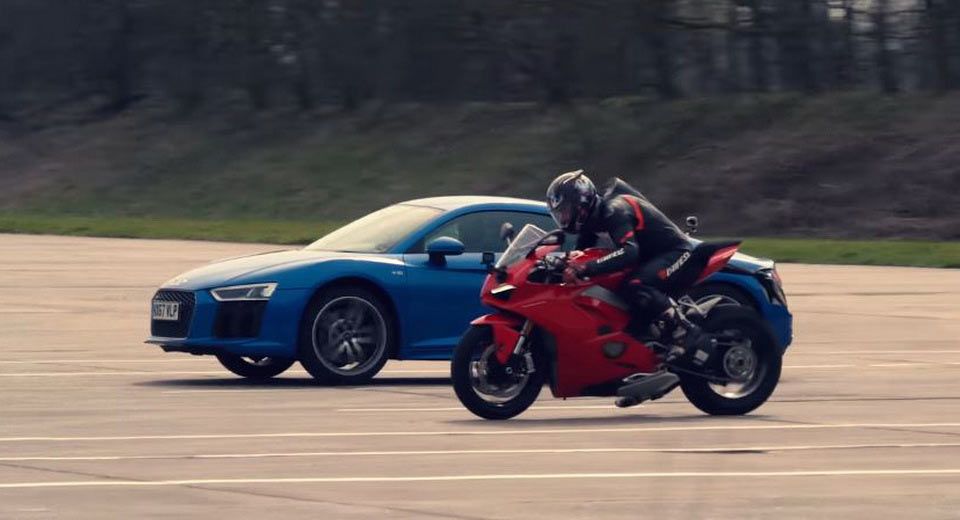  New Ducati Panigale V4 Absolutely Smokes An Audi R8 V10