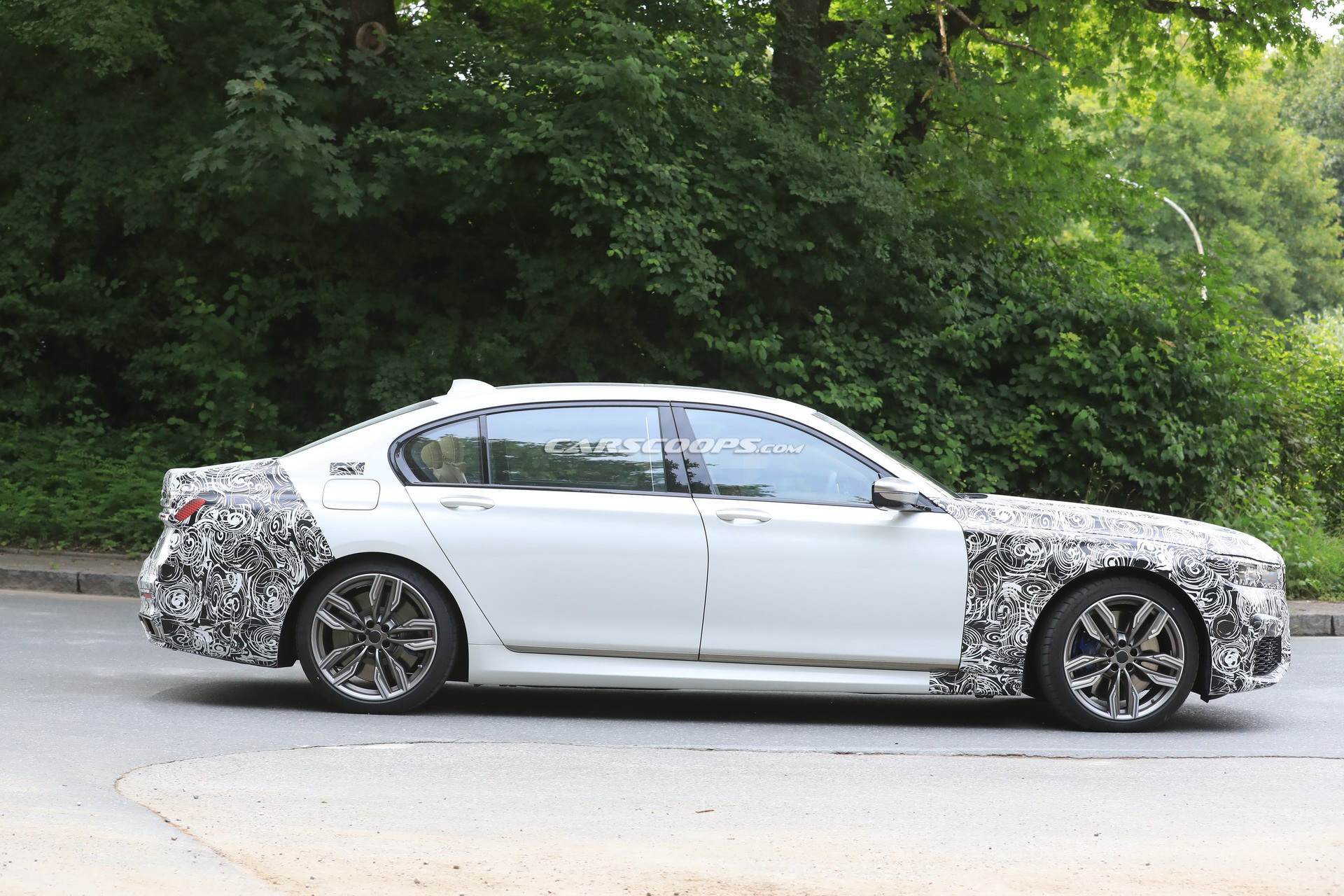 2019 BMW 7-Series 07 Facelifted 2019 BMW 7-Series Spied In Base And M760Li xDrive Forms