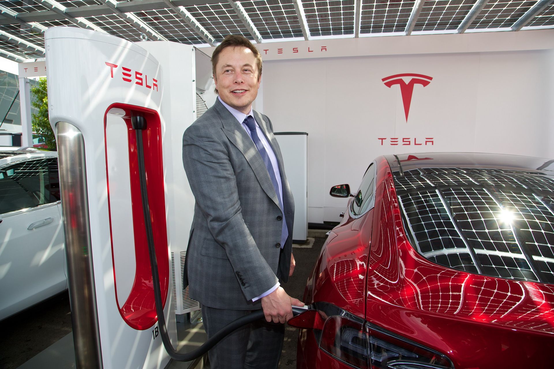 elon-musk-1 Billionaire George Soros Spends $35 Million, Becomes Tesla’s New Bondholder
