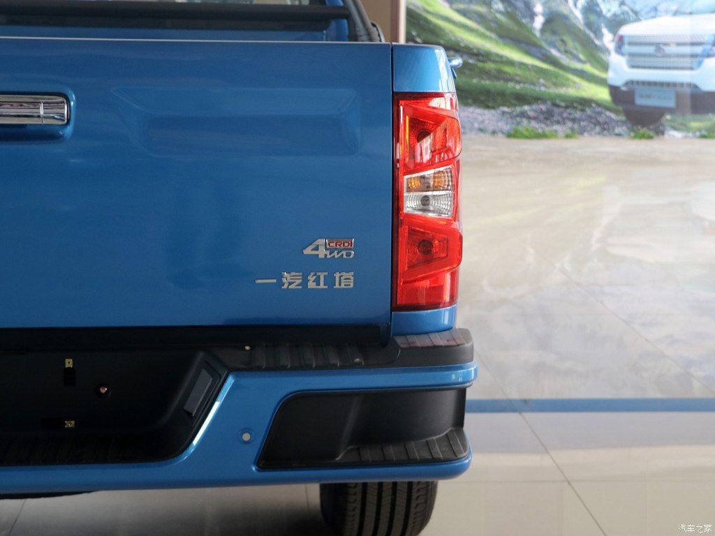 faw-hongta-t340-pickup-10 FAW Hongta T340 Pickup Has Watched Way Too Many Ford Explorer Commercials