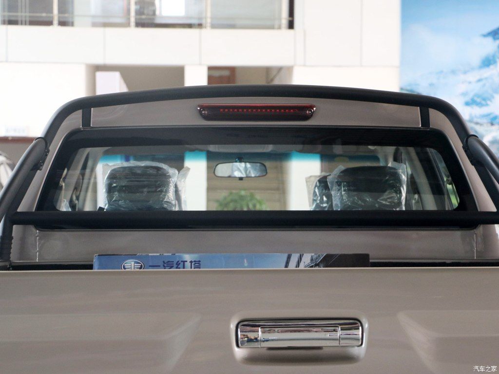 faw-hongta-t340-pickup-2 FAW Hongta T340 Pickup Has Watched Way Too Many Ford Explorer Commercials