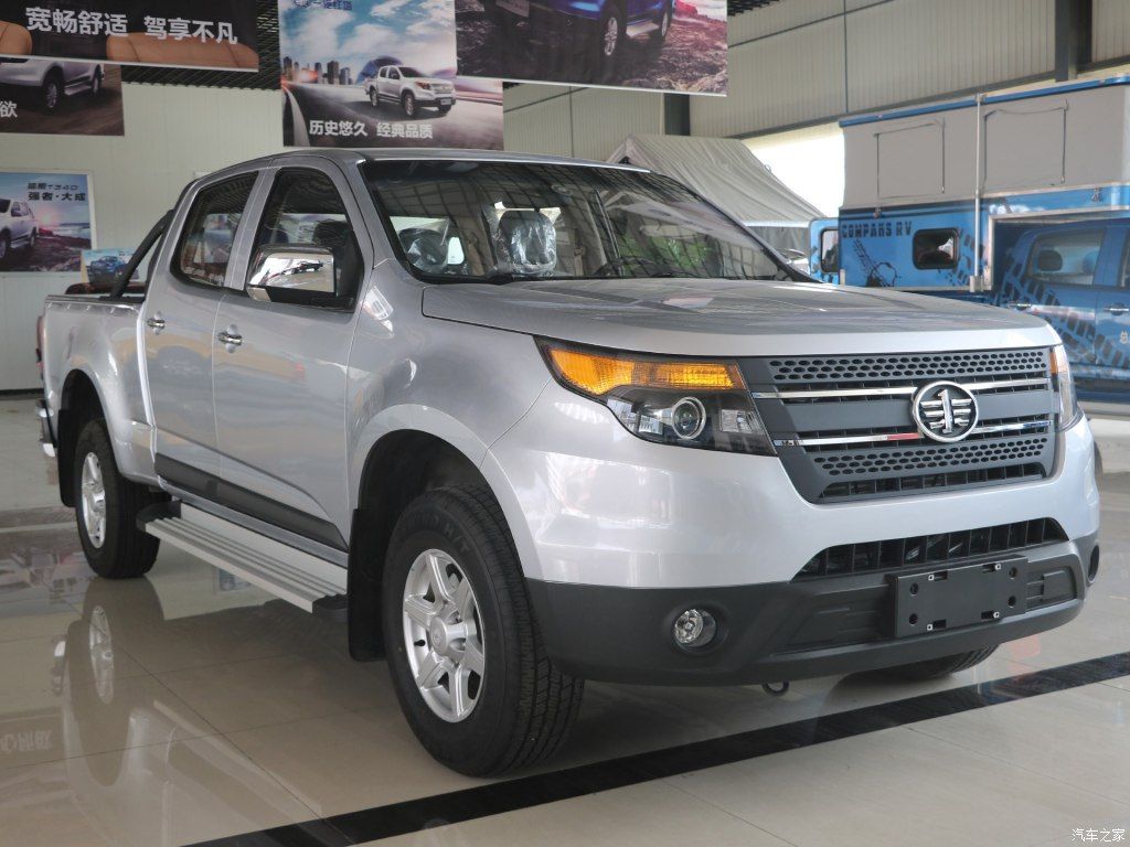 faw-hongta-t340-pickup-20 FAW Hongta T340 Pickup Has Watched Way Too Many Ford Explorer Commercials