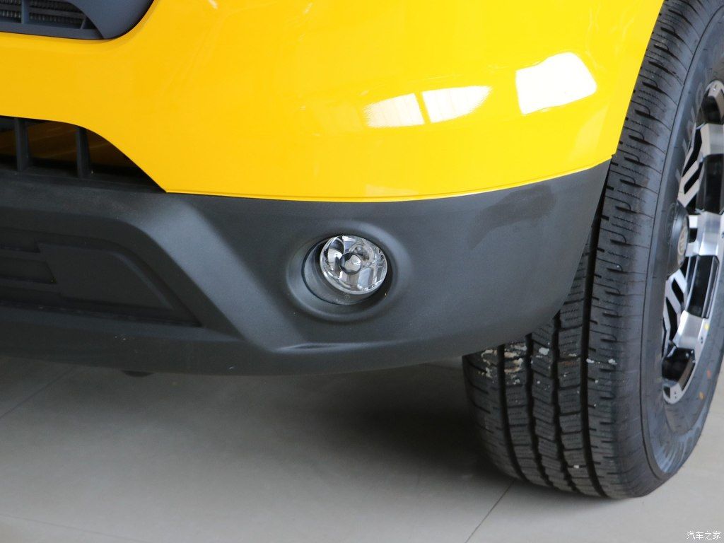 faw-hongta-t340-pickup-25 FAW Hongta T340 Pickup Has Watched Way Too Many Ford Explorer Commercials