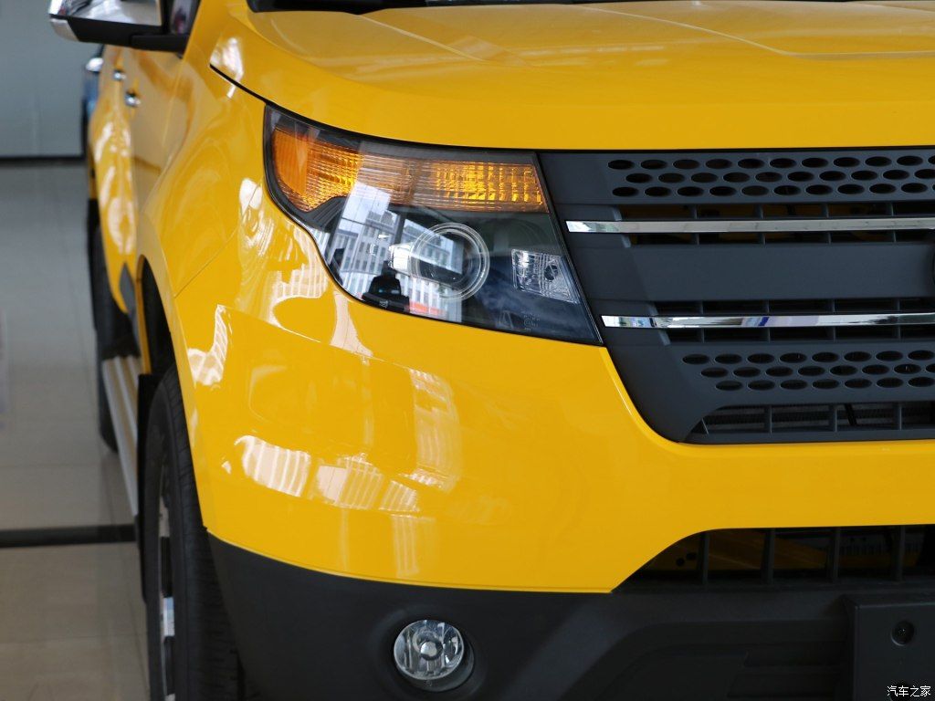 faw-hongta-t340-pickup-27 FAW Hongta T340 Pickup Has Watched Way Too Many Ford Explorer Commercials