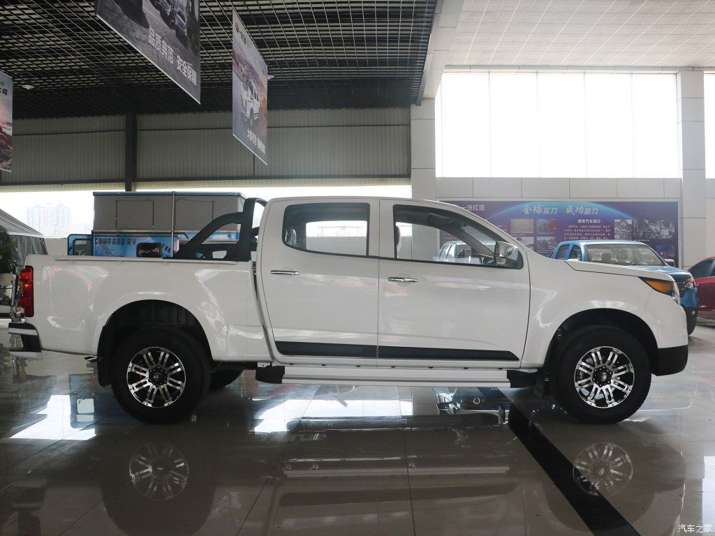 faw-hongta-t340-pickup-36 FAW Hongta T340 Pickup Has Watched Way Too Many Ford Explorer Commercials