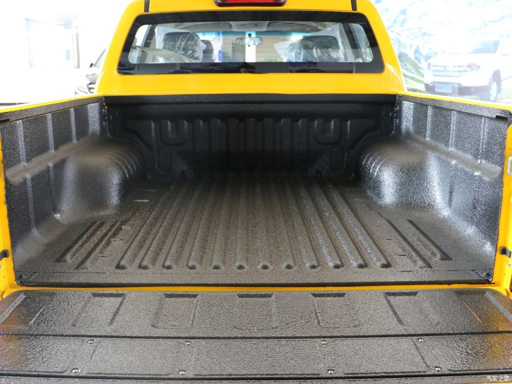 faw-hongta-t340-pickup-54 FAW Hongta T340 Pickup Has Watched Way Too Many Ford Explorer Commercials