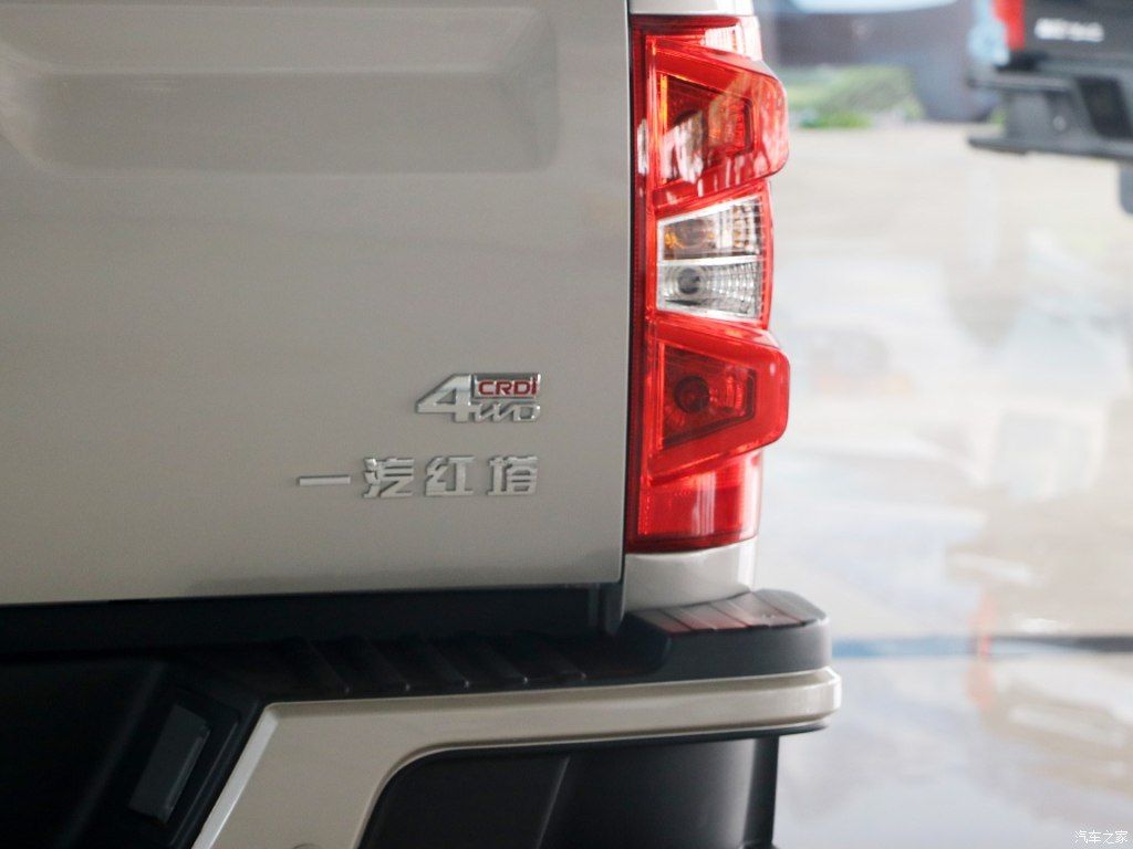 faw-hongta-t340-pickup-64 FAW Hongta T340 Pickup Has Watched Way Too Many Ford Explorer Commercials