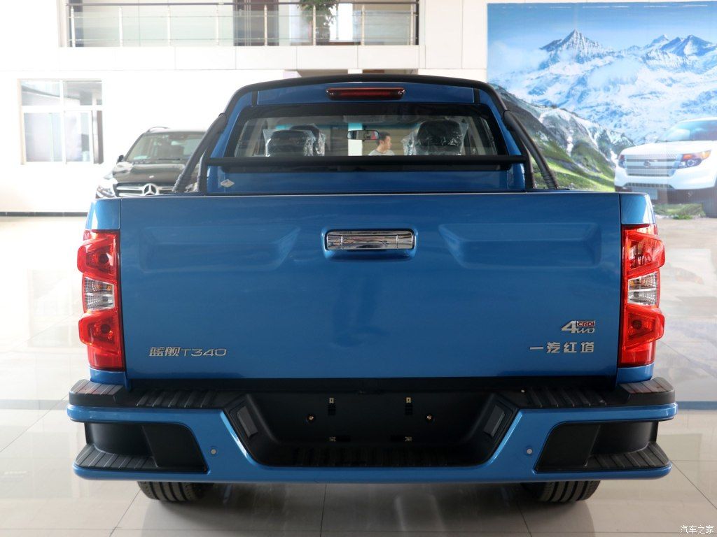 faw-hongta-t340-pickup-7 FAW Hongta T340 Pickup Has Watched Way Too Many Ford Explorer Commercials