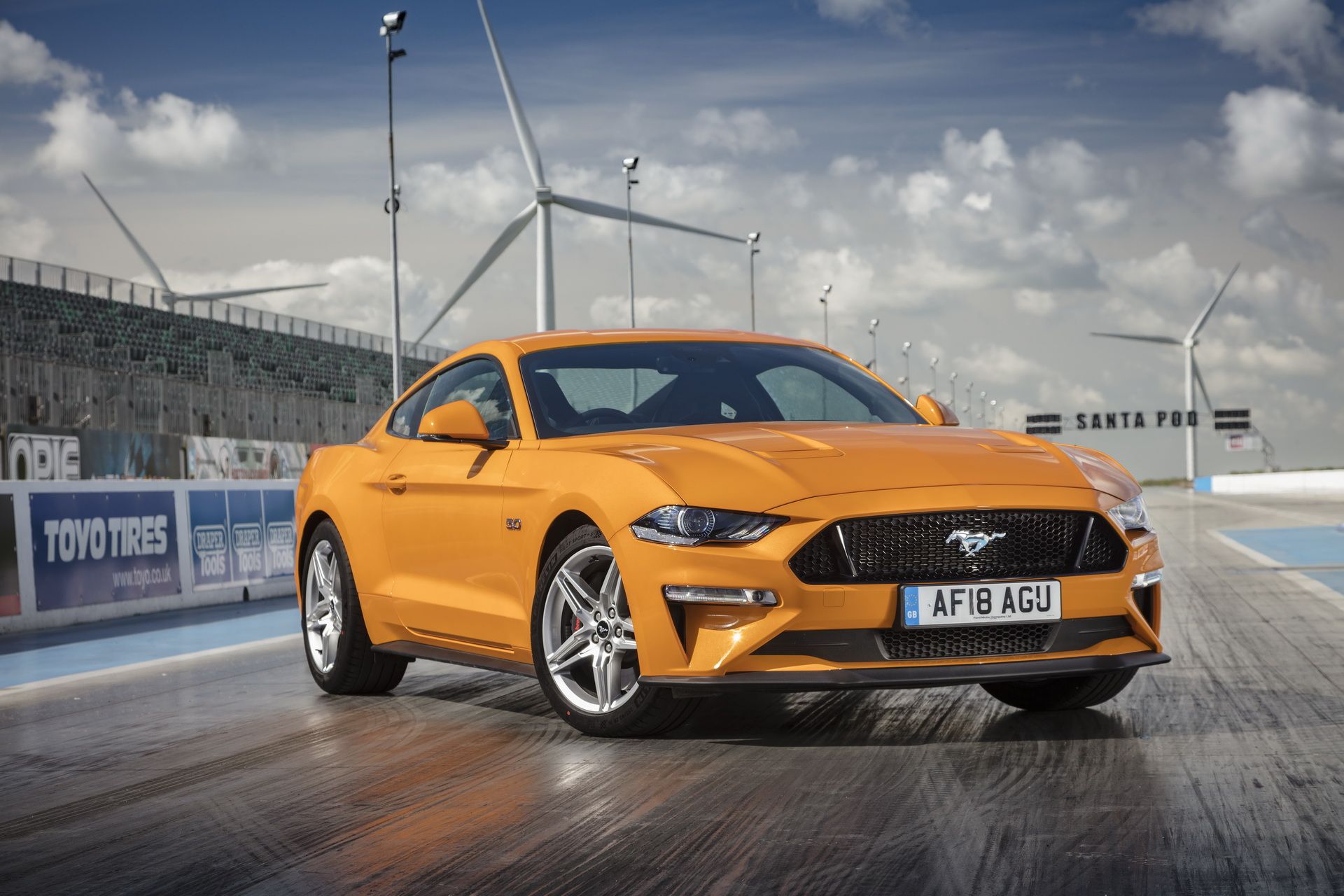 ford-mustang-upgrades-uk-12 Upgraded Ford Mustang Gains Extra Tech, New Colors In The UK