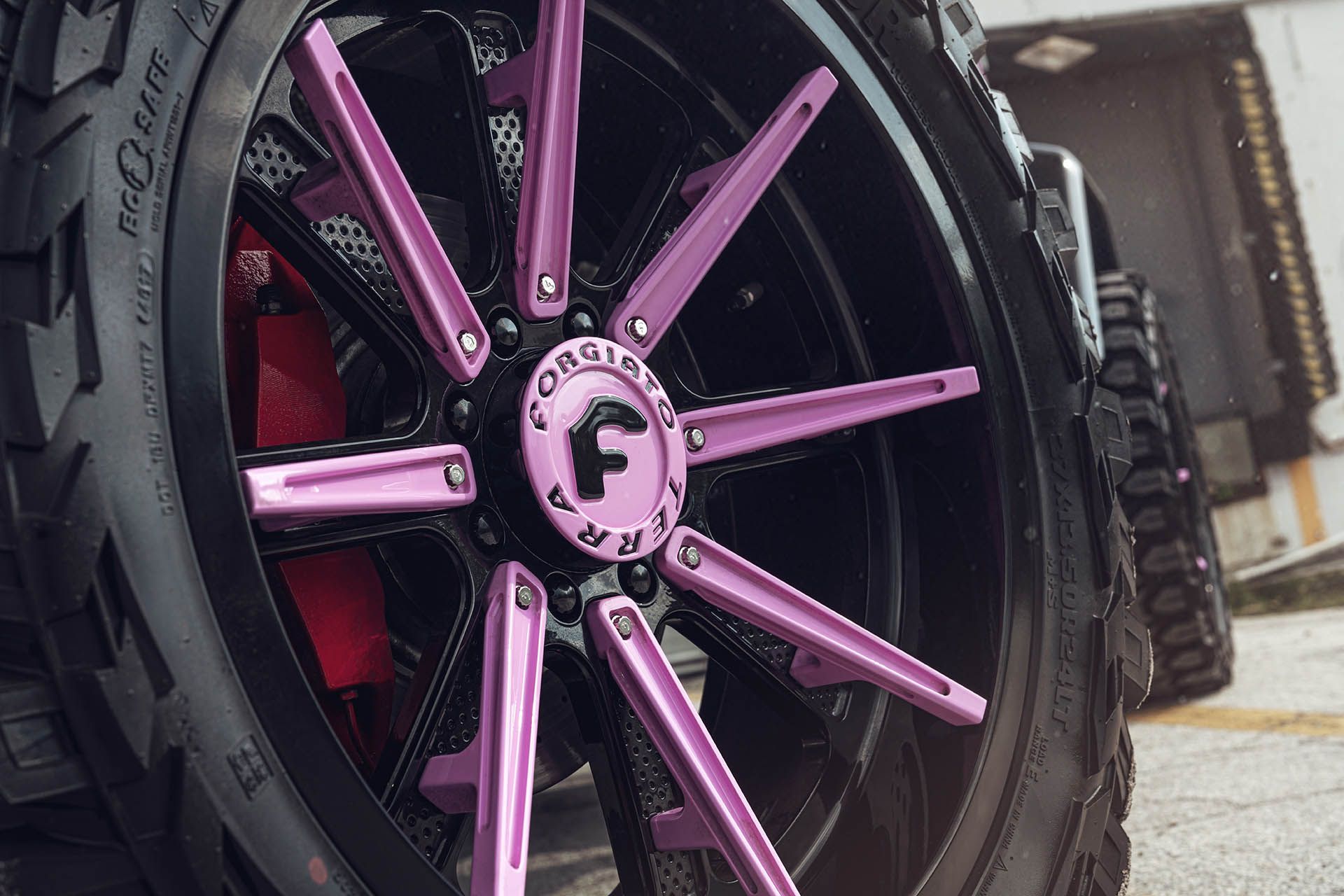 forgiato-pink4x4-gwagon-gambe-3 copy Barbie Leaves Ken For A Gangsta, Buys Big Benz