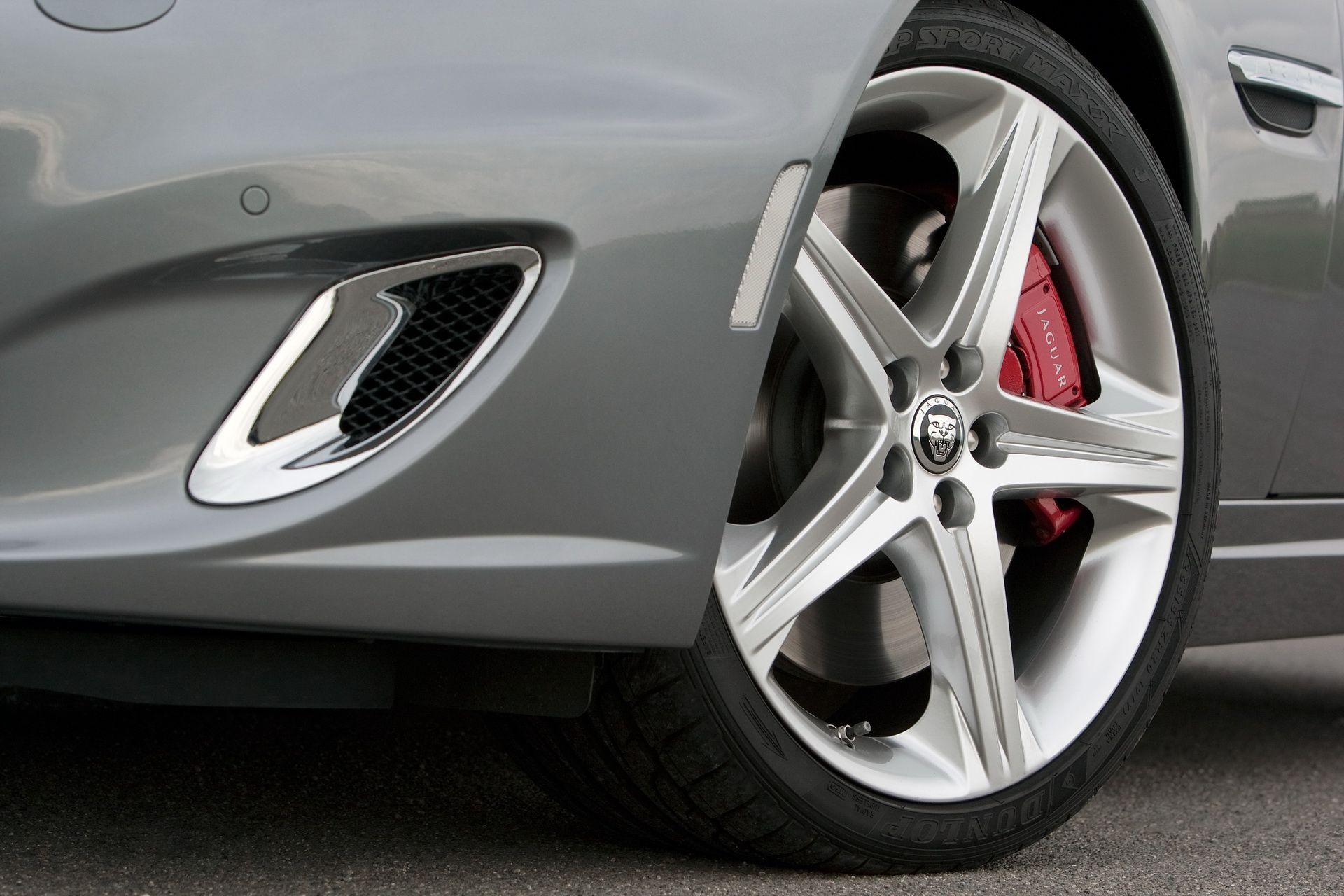 jaguar-xkr-9 Jaguar XK To Return As Brand’s Sports Car Flagship Model