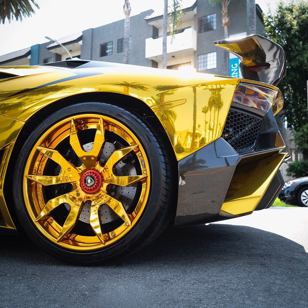 lamborghini-aventador-sv-roadster-chris-brown-forgiato-4 Chris Brown’s Aventador SV Roadster Shines With Gold Chrome Wrap, Forgiato Wheels