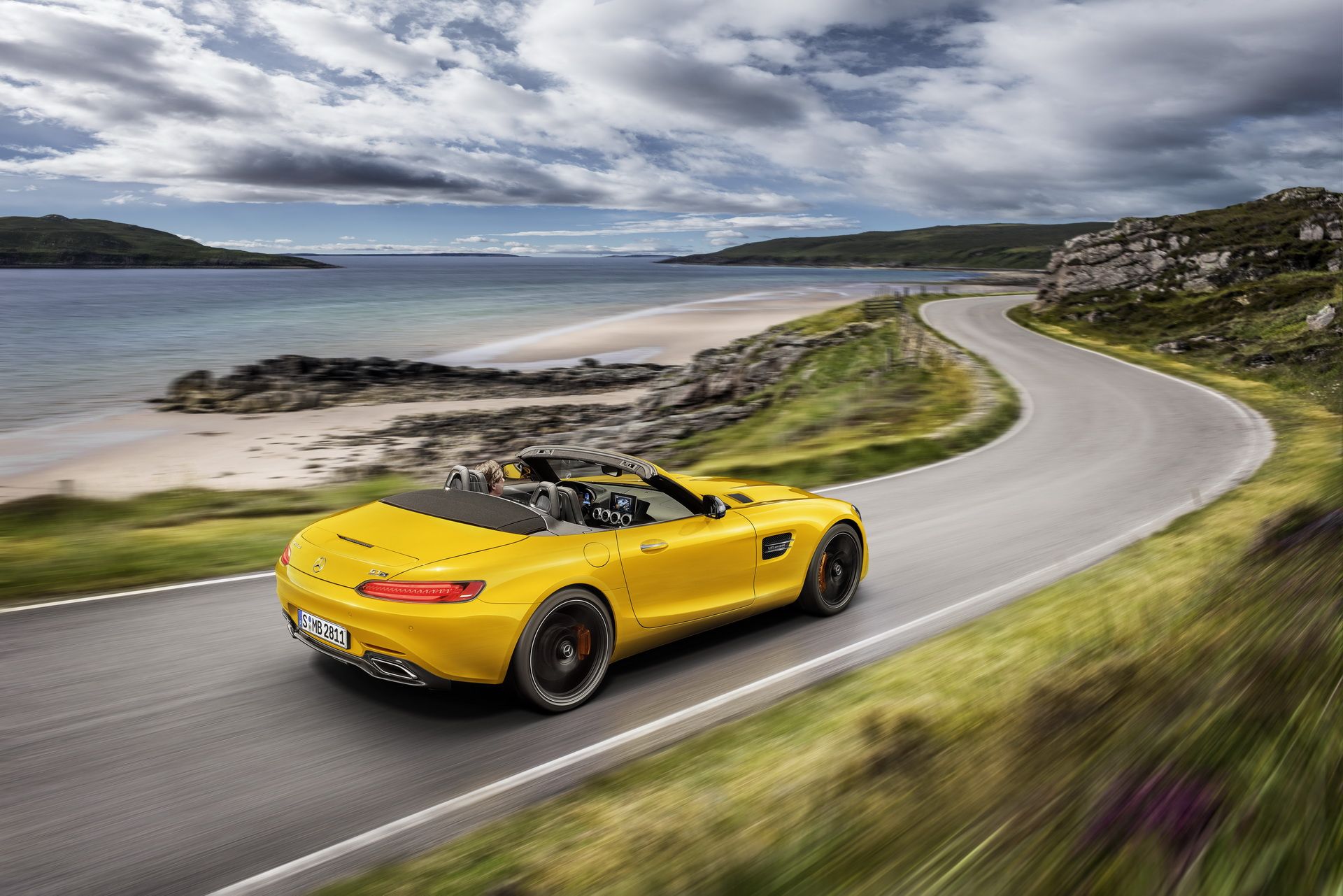 mercedes-amg-gt-s-roadster-2 New Mercedes-AMG GT S Roadster Gets Price Tags In Germany And UK