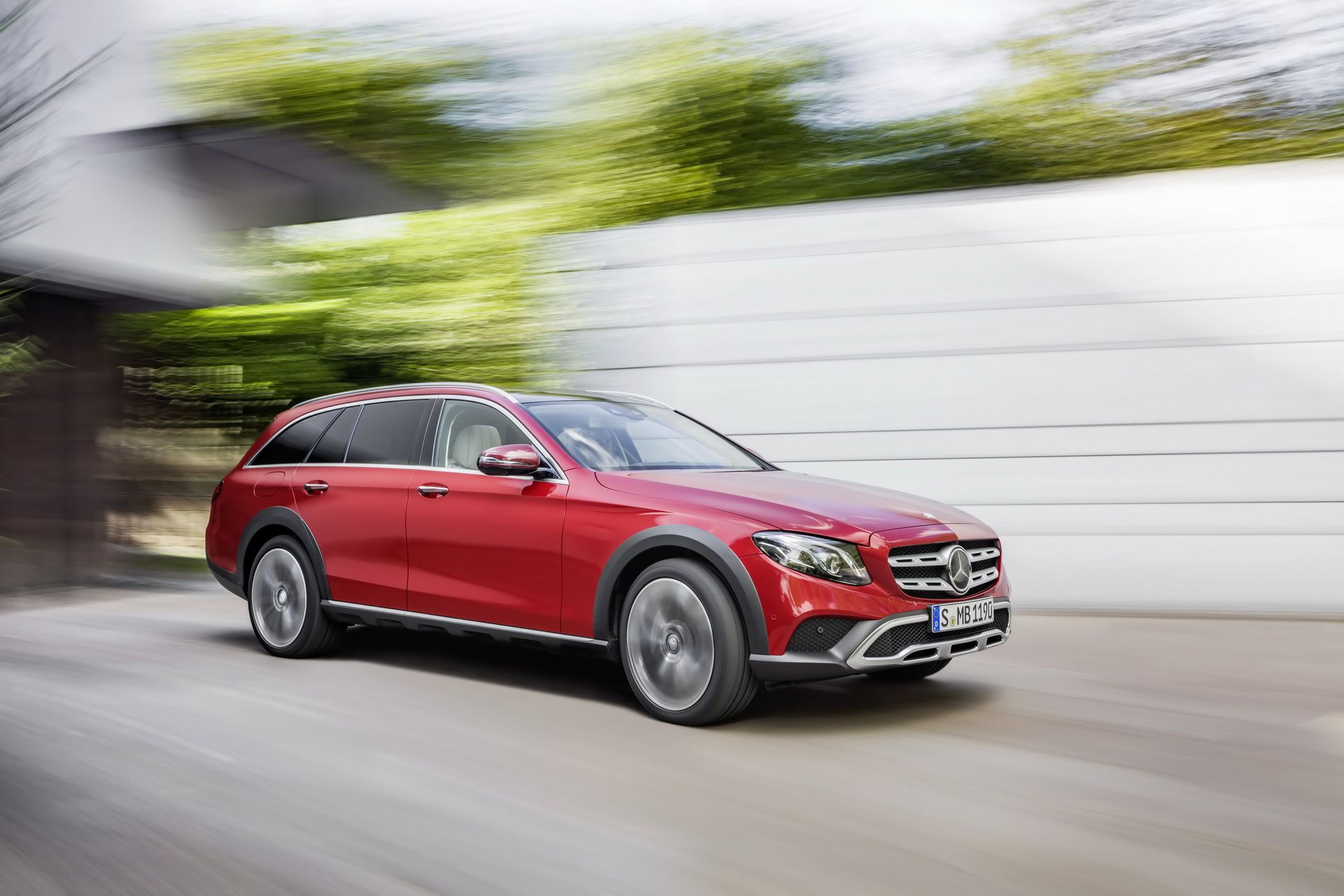 mercedes-benz-e-class-all-terrain-12 Mercedes-Benz C-Class All-Terrain Rumored, Might Debut In 2022