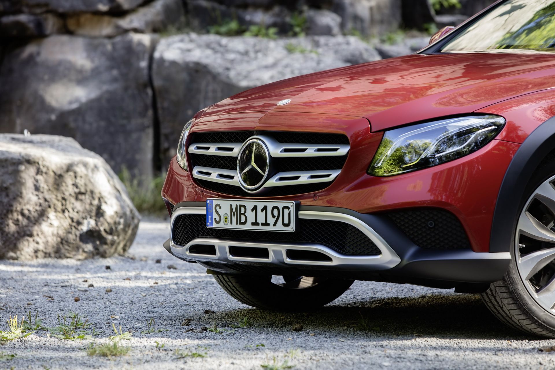 mercedes-benz-e-class-all-terrain-7 Mercedes-Benz C-Class All-Terrain Rumored, Might Debut In 2022