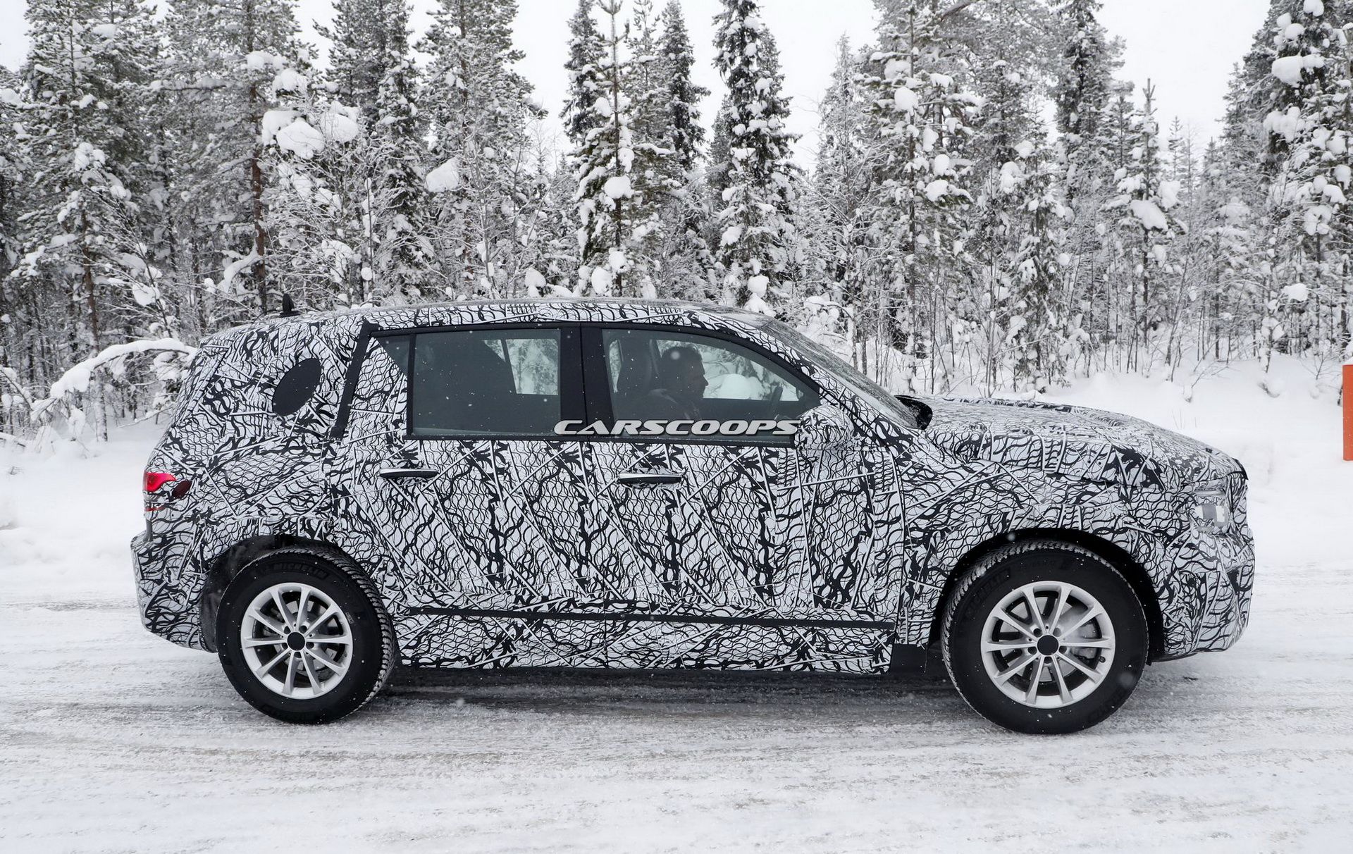 mercedes-benz-glb-2 Mercedes-Benz GLB Shown To US Dealers, Will Arrive In Showrooms Next Year