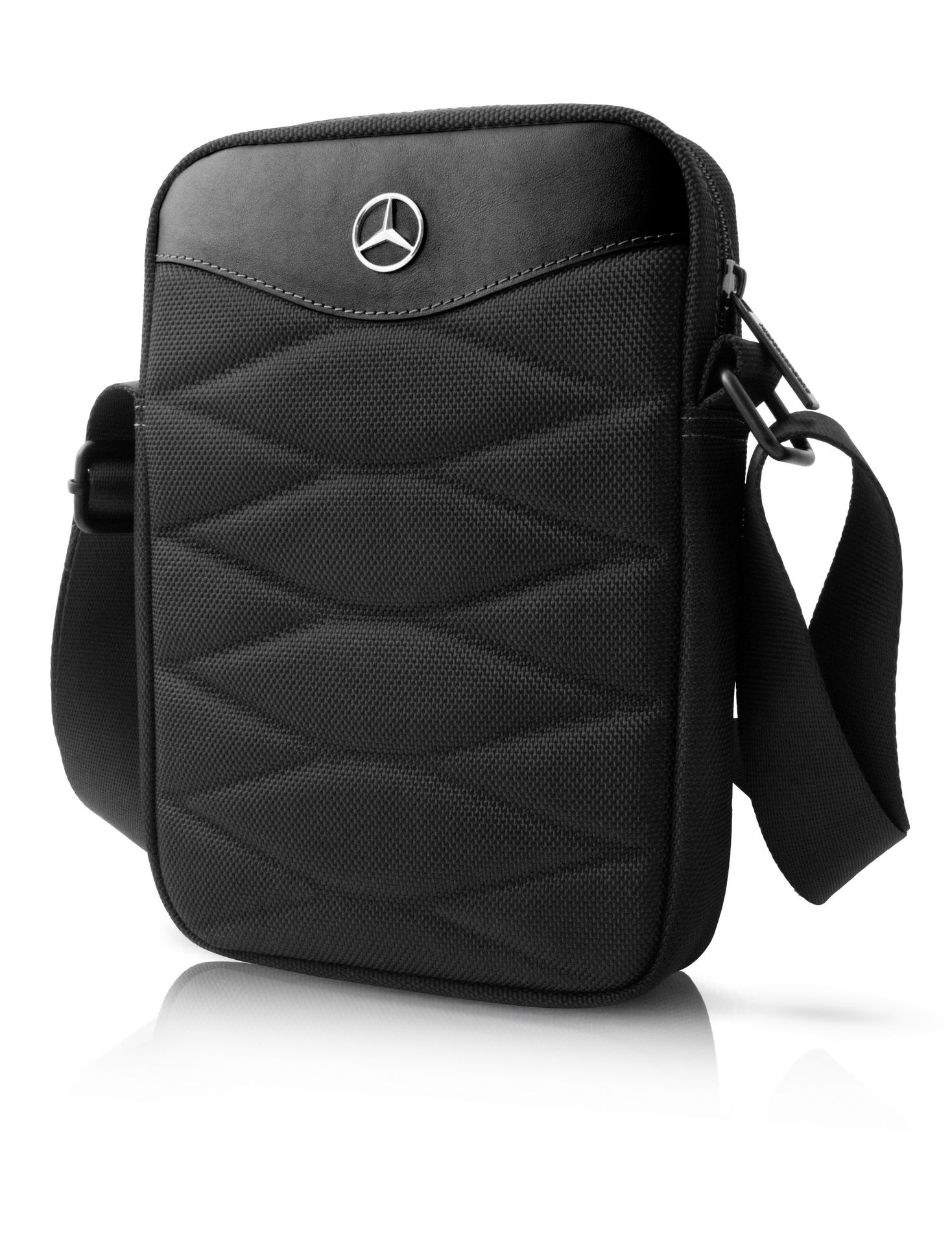 mercedes-benz-iphone-covers-17 Mercedes Offers iPhone Covers, Laptop And Tablet Cases And Bags