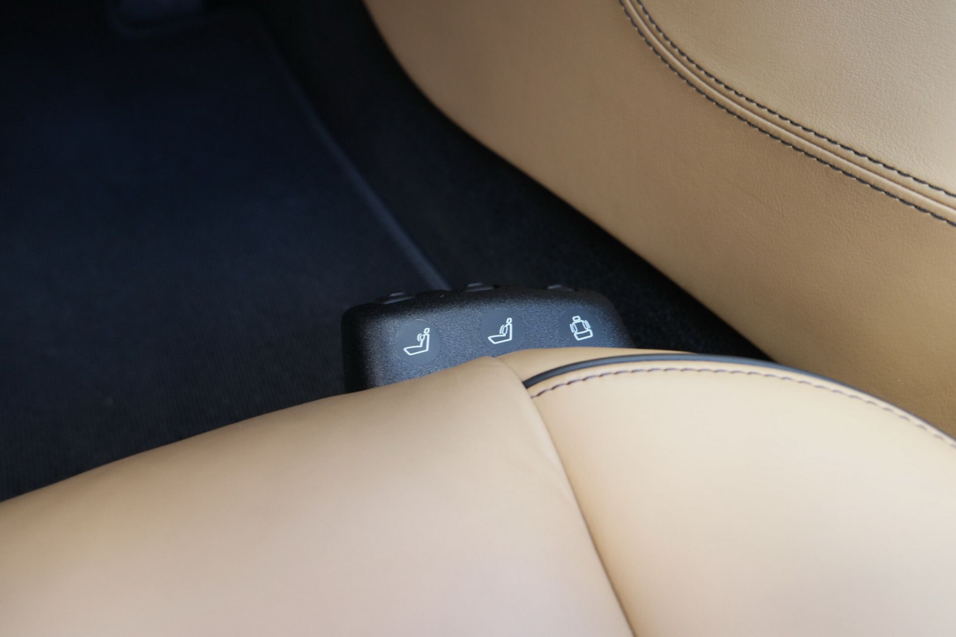 mercedes-sls-roadster-auction-bat-18 Used Mercedes SLS AMG Roadster Is Perfect For Posh Hoonigans