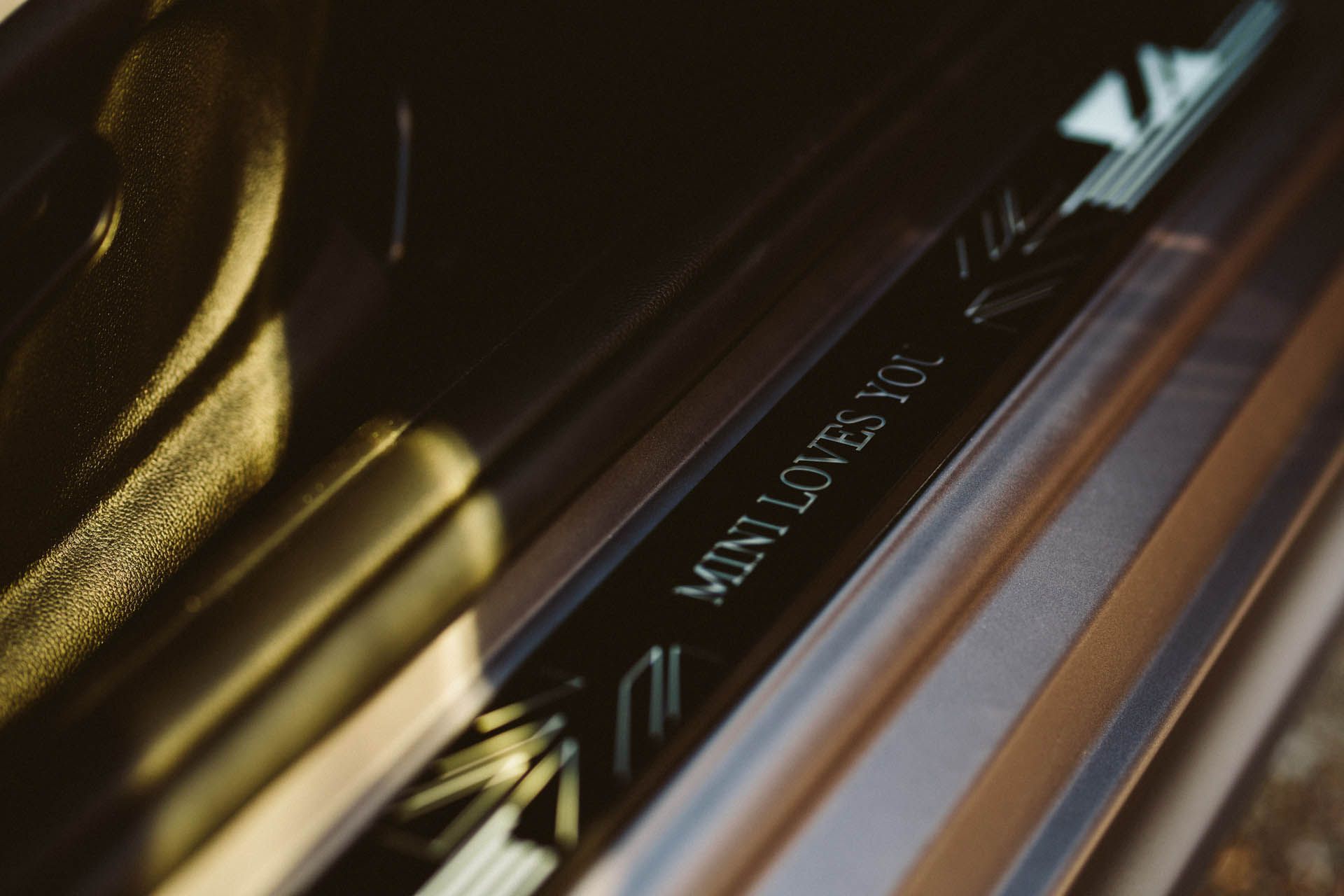 mini-royal-wedding-15 Mini Makes A Royal Hatch For The Royal Wedding